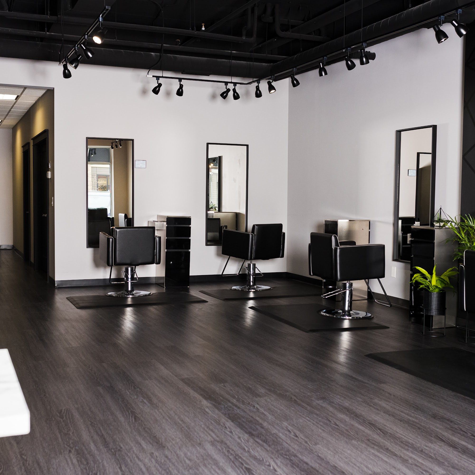Salon Z 621 Main St NW, Elk River Minnesota 55330