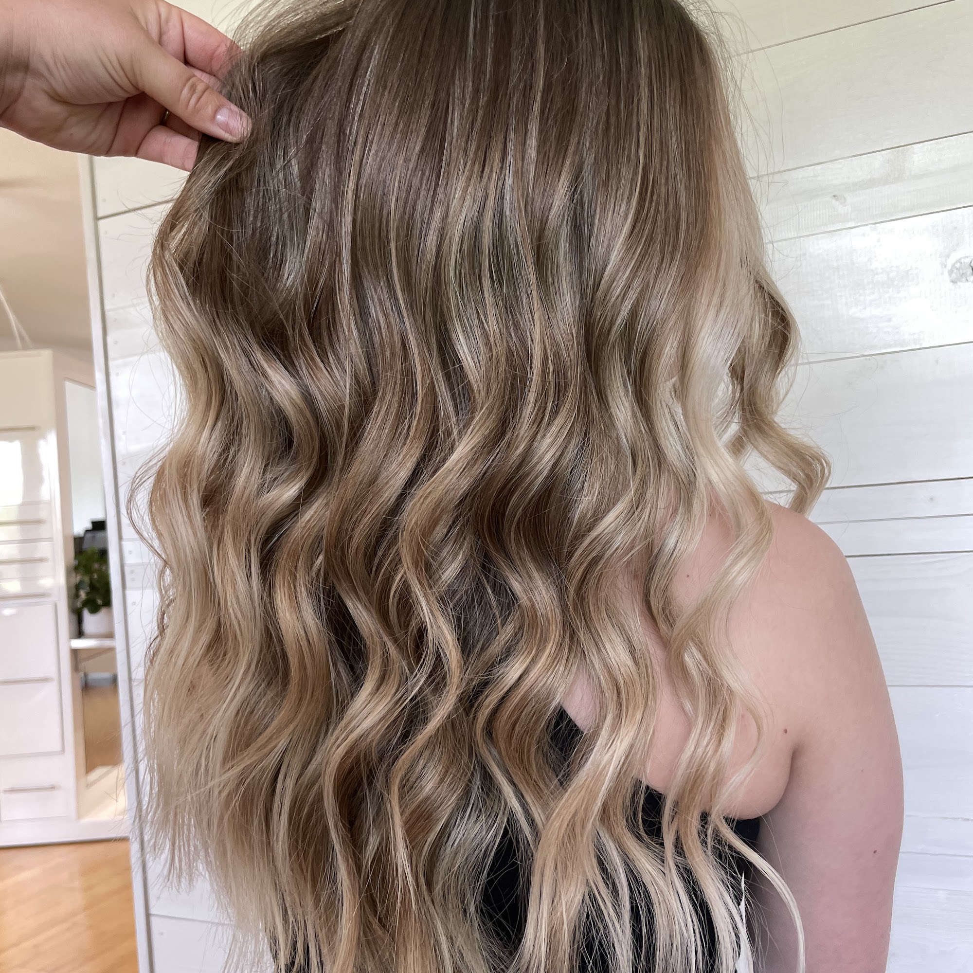 Lokahi Luxury Hair Lounge 8925 33rd St N, Lake Elmo Minnesota 55042