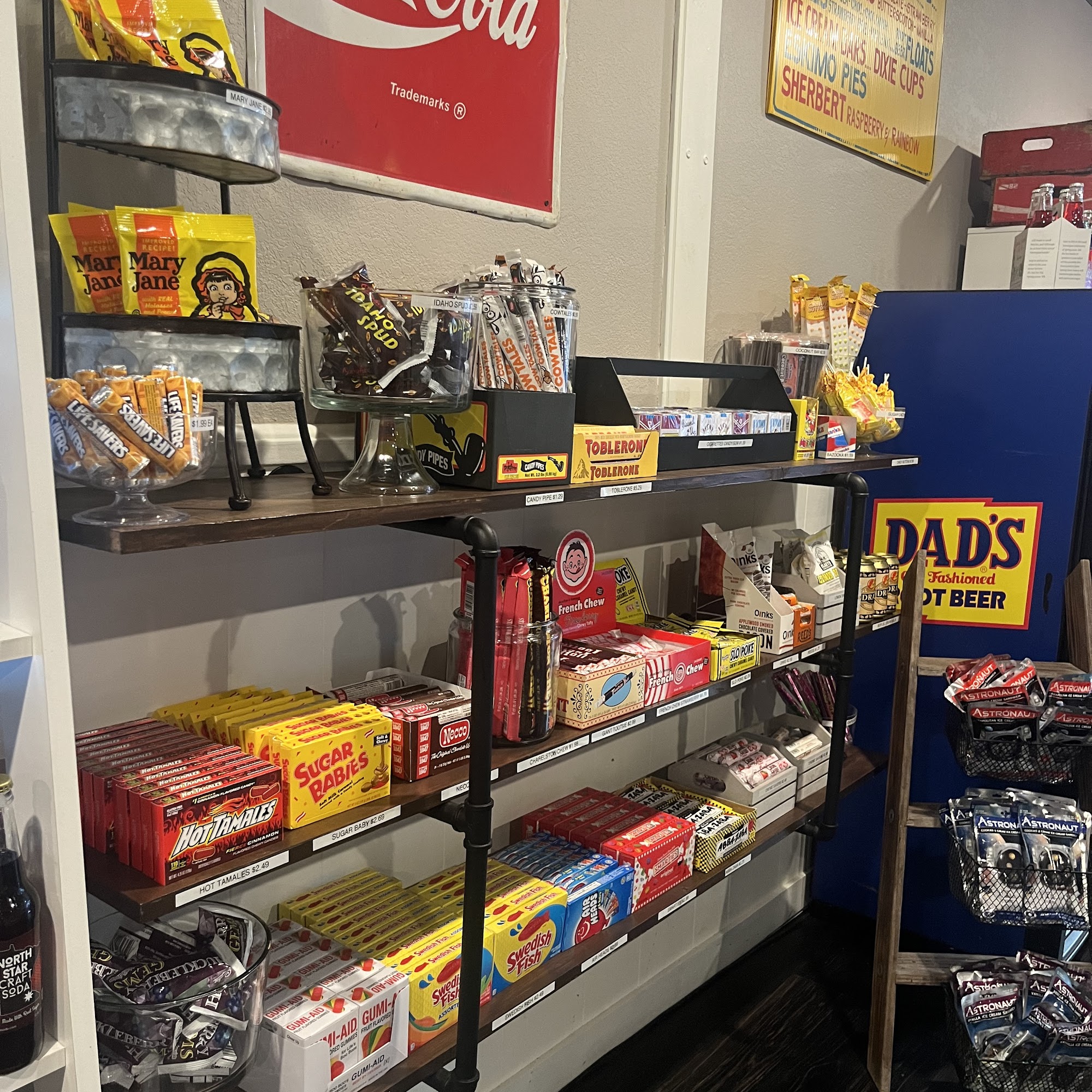 Papa's Sweet Tooth 226 N Sibley Ave, Litchfield