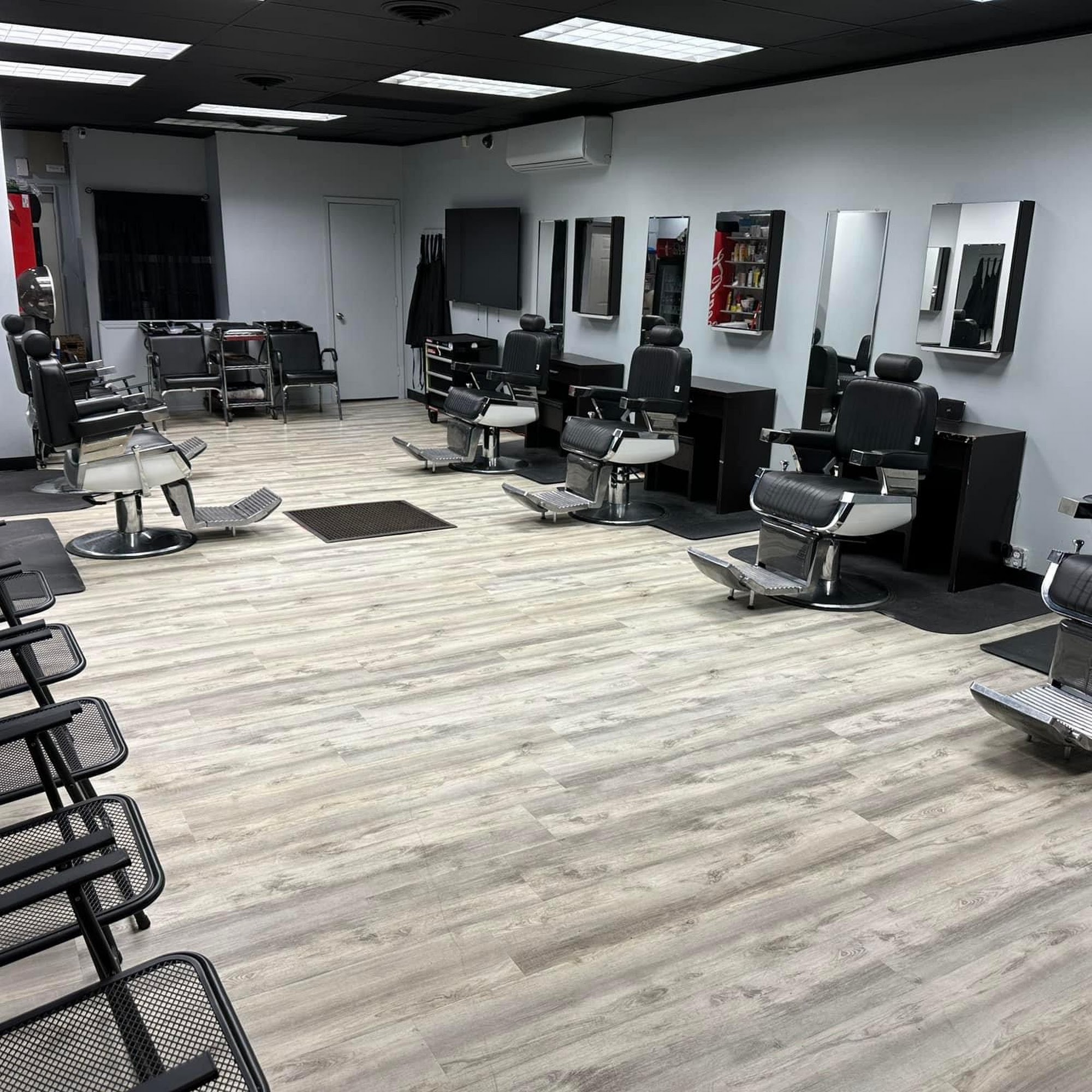 Ralph's VIP Barber Lounge 812 E 38th St, Minneapolis Minnesota 55407