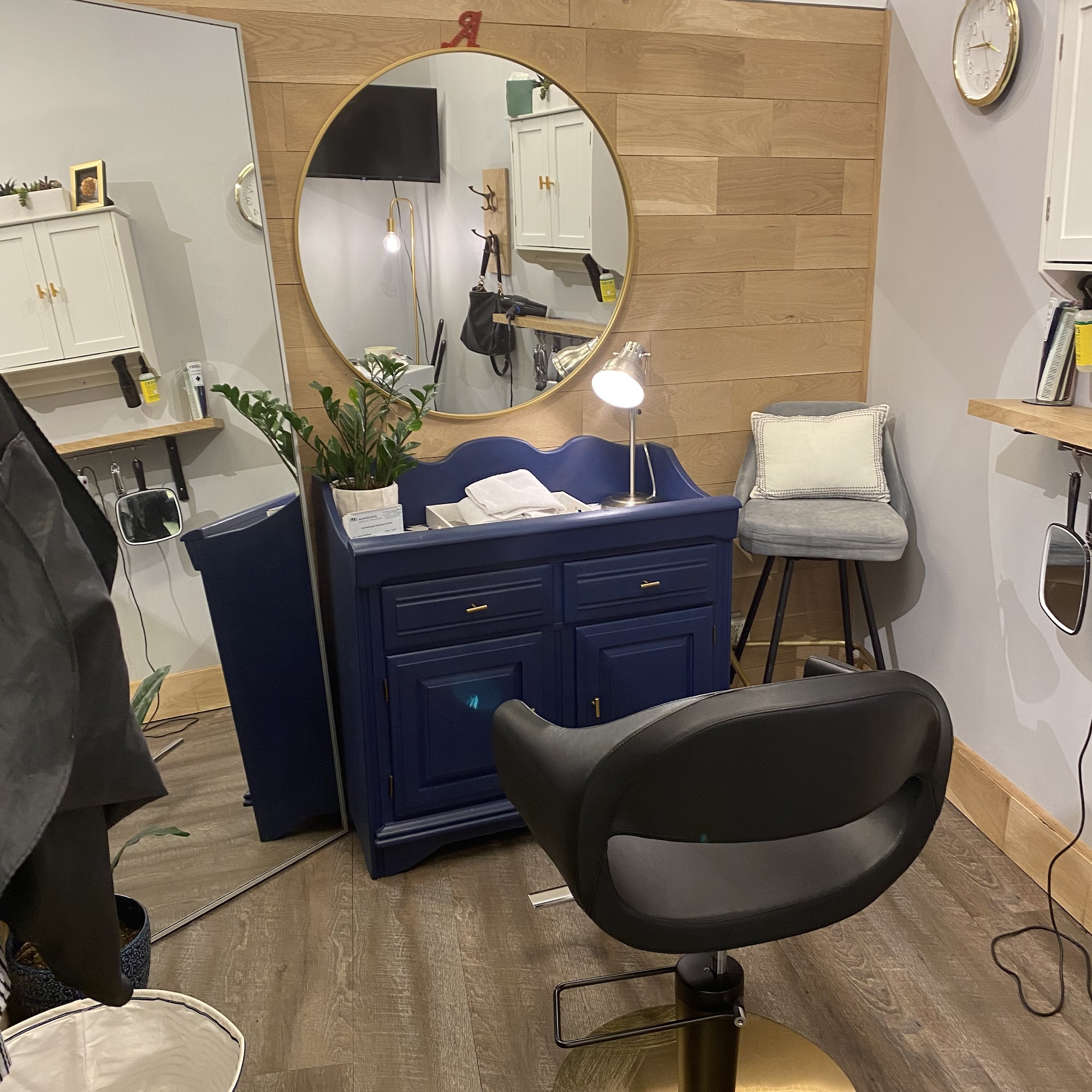 Anna Kinkead 225 Barbers Capella Tower Suite 280 Anna Kinkead at 225 Barbers, 225 South 6th St, Minneapolis Minnesota 55402