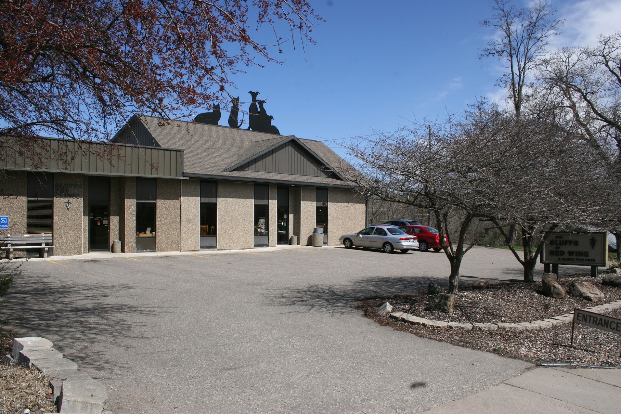 The Bluffs Pet Clinic Red Wing
