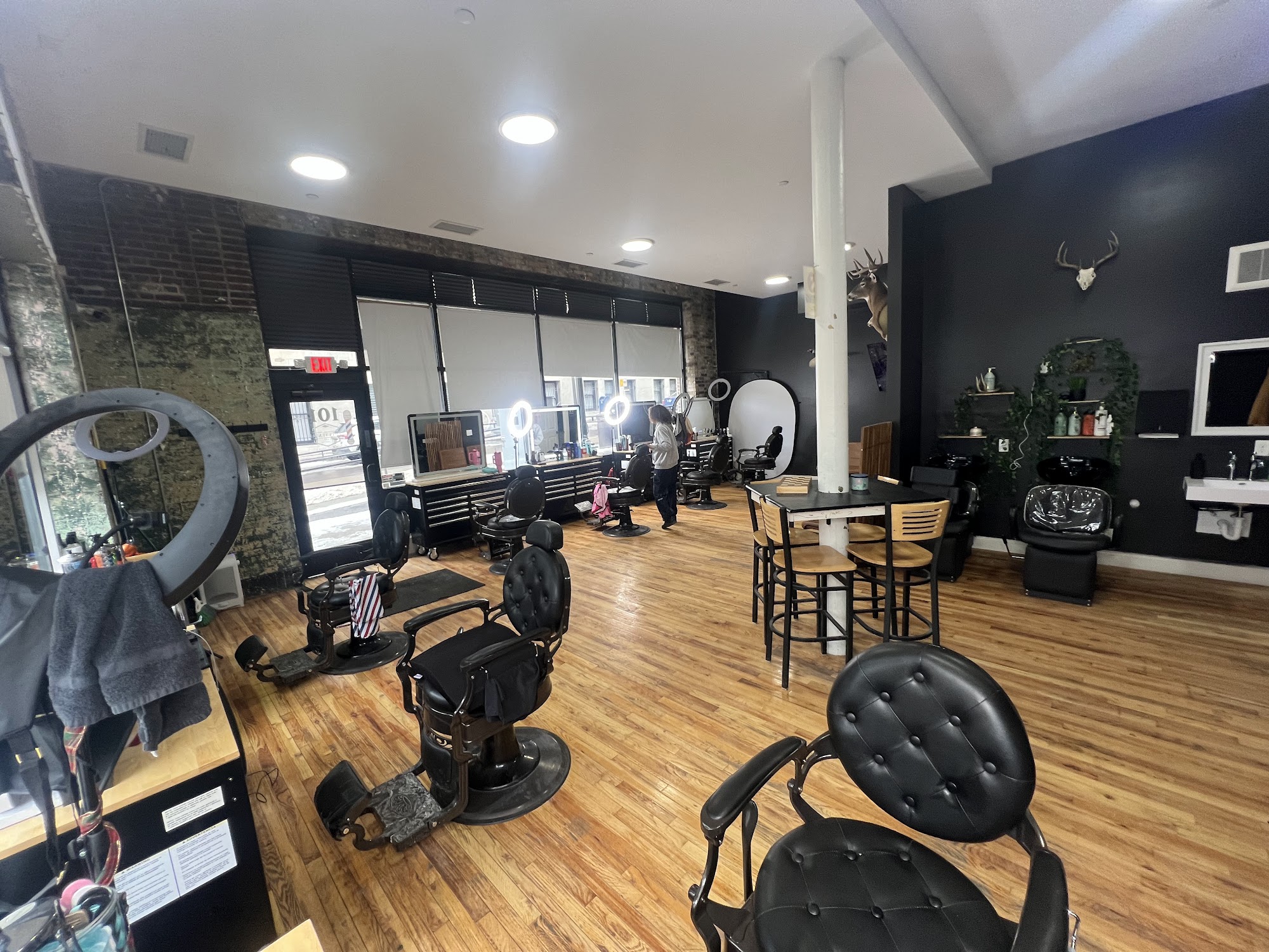 SimplyFaded Barbershop 340 N Sibley St Suite 101, St Paul Minnesota 55101