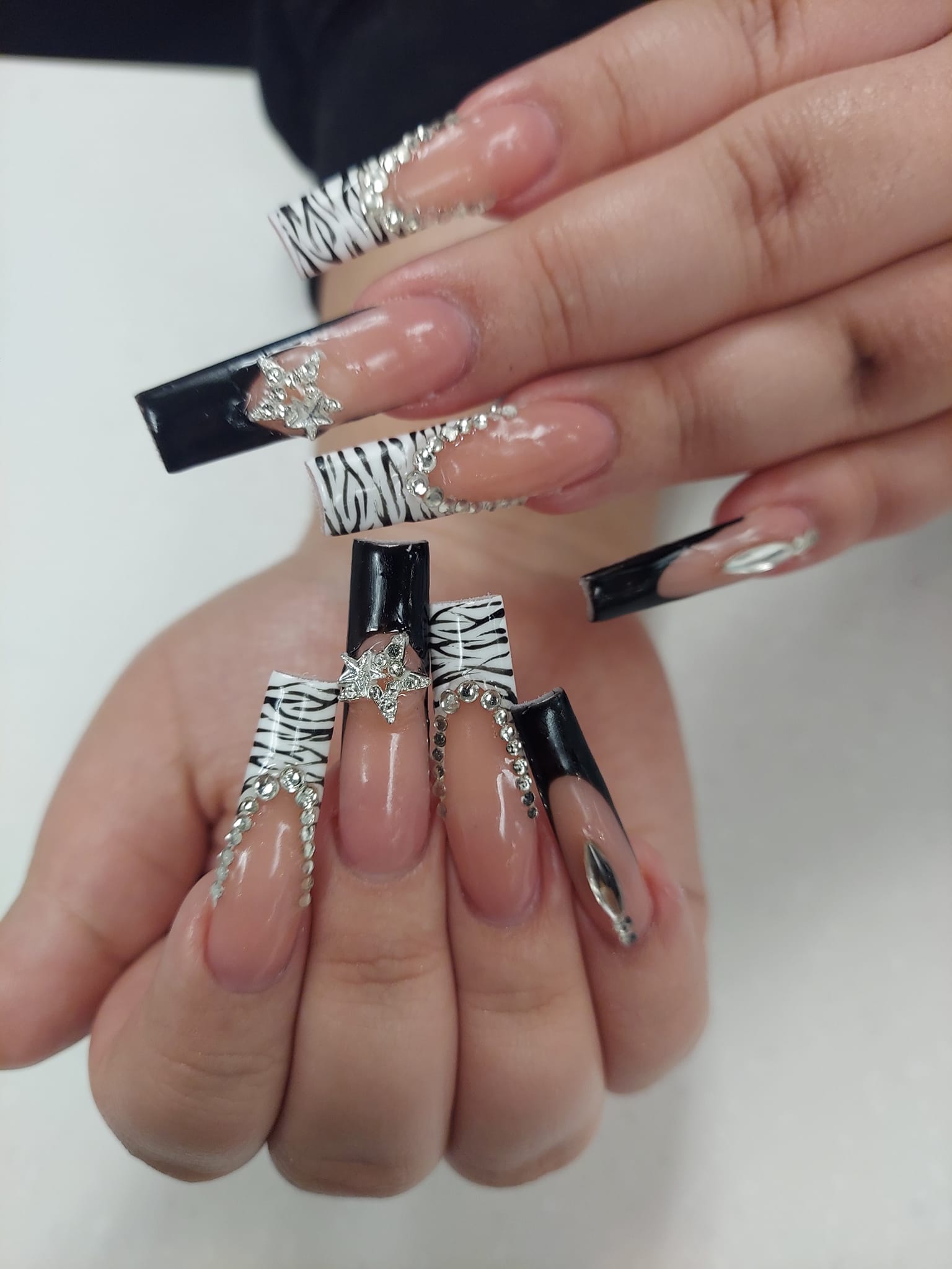 Lumi Nails 218 13th Ave S ste 400, South St Paul Minnesota 55075