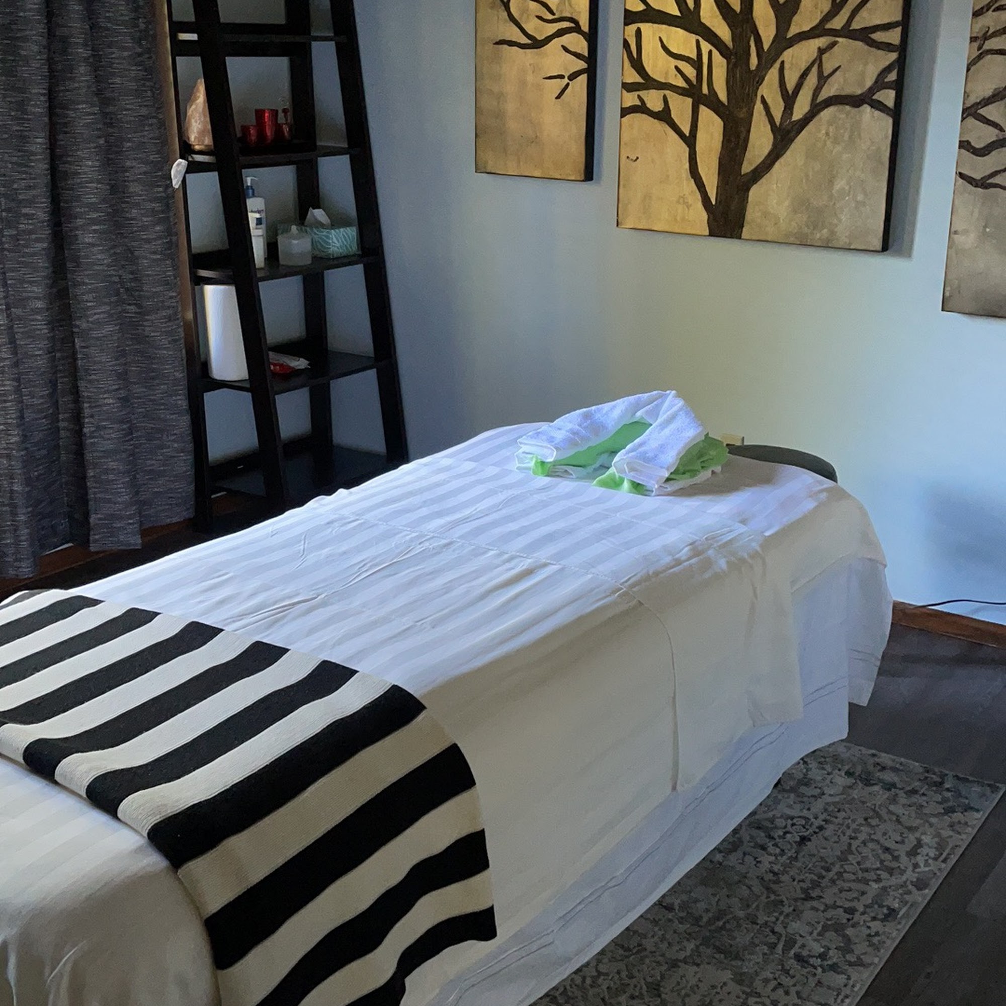 iLa massage therapy