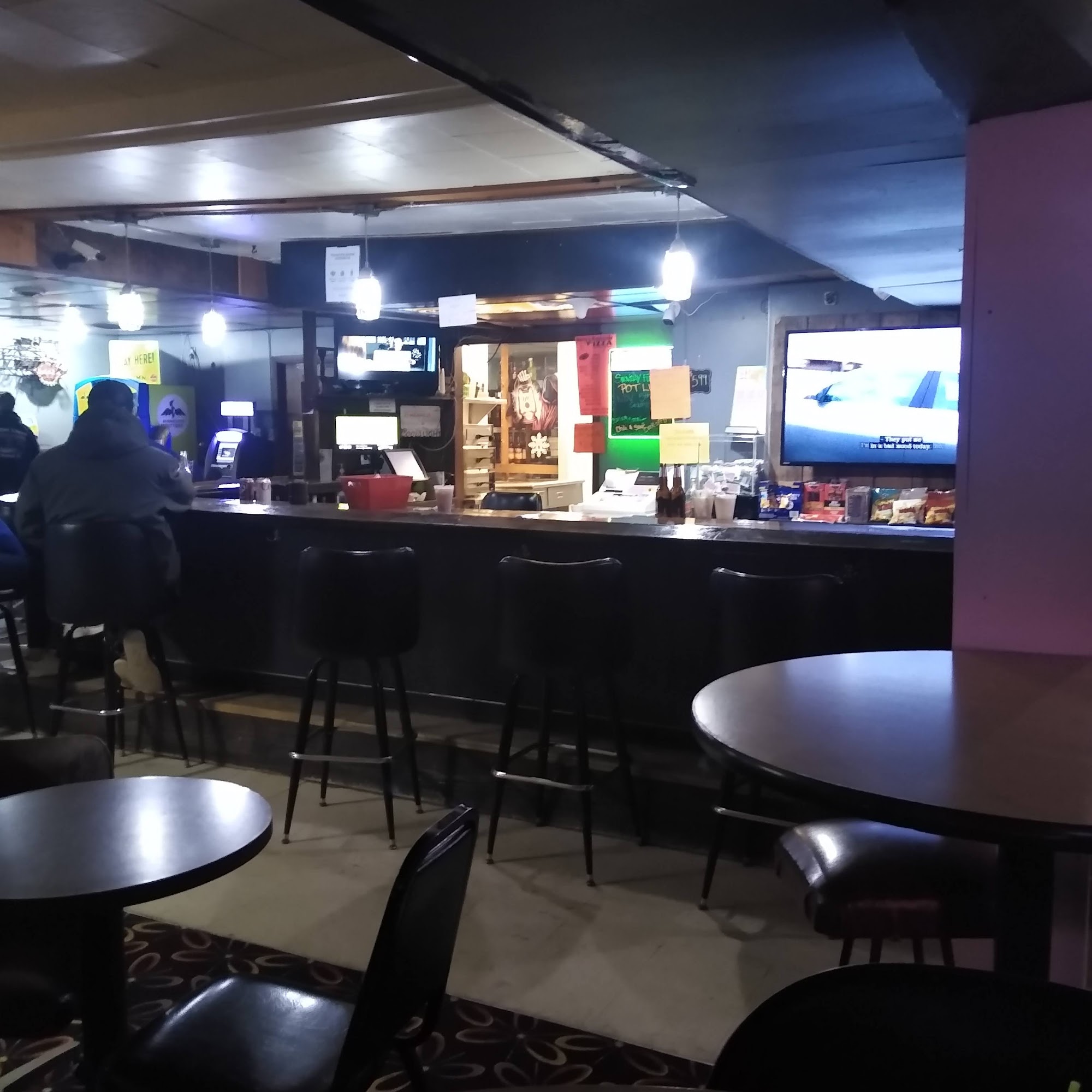 West End Bar MN-68, Taunton