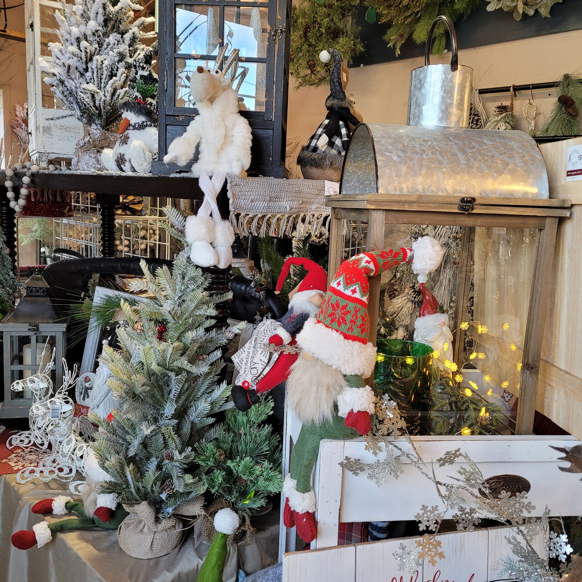 Vintage & Glam Home Decor & Gift Shop