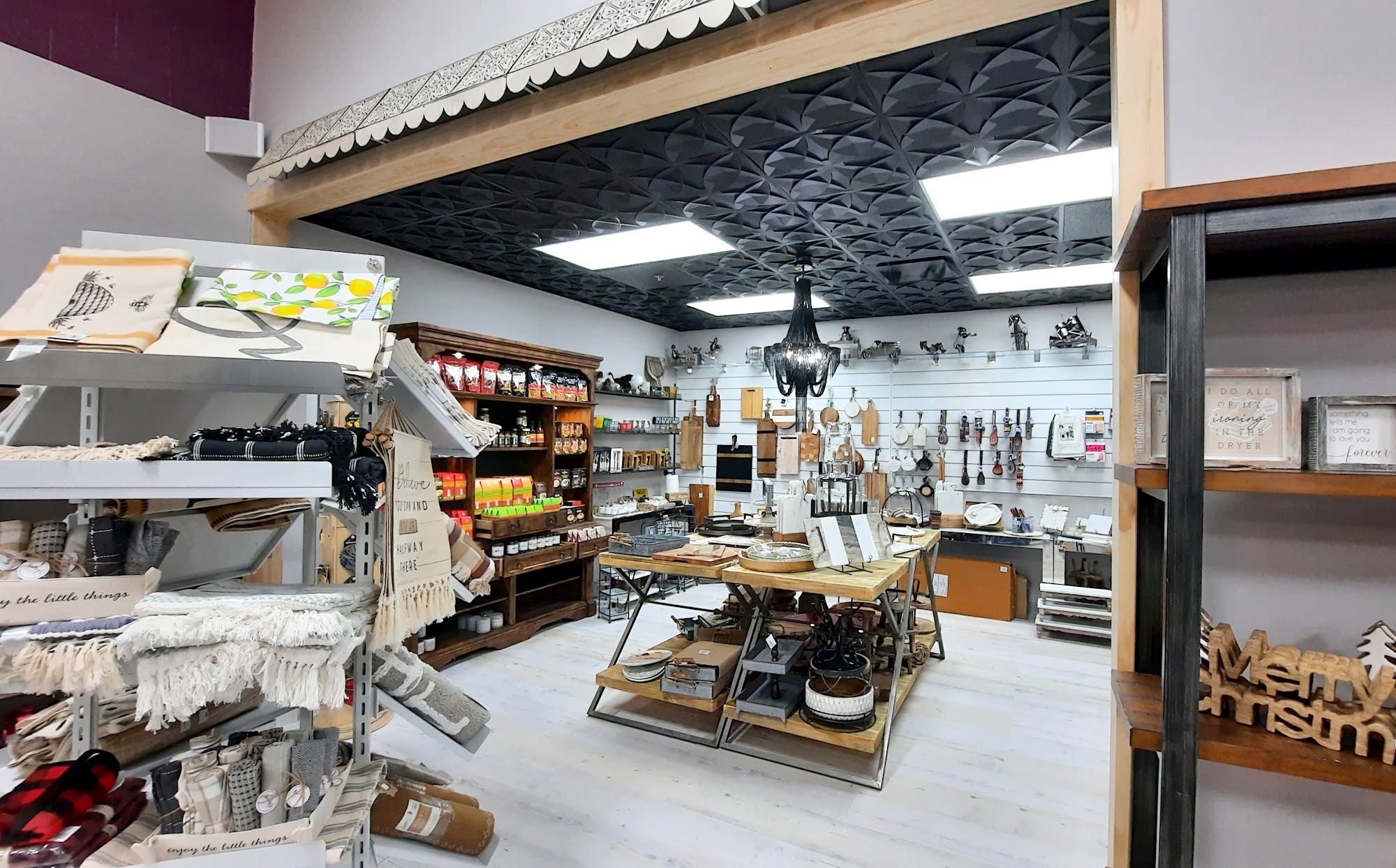 Vintage & Glam Home Decor & Gift Shop