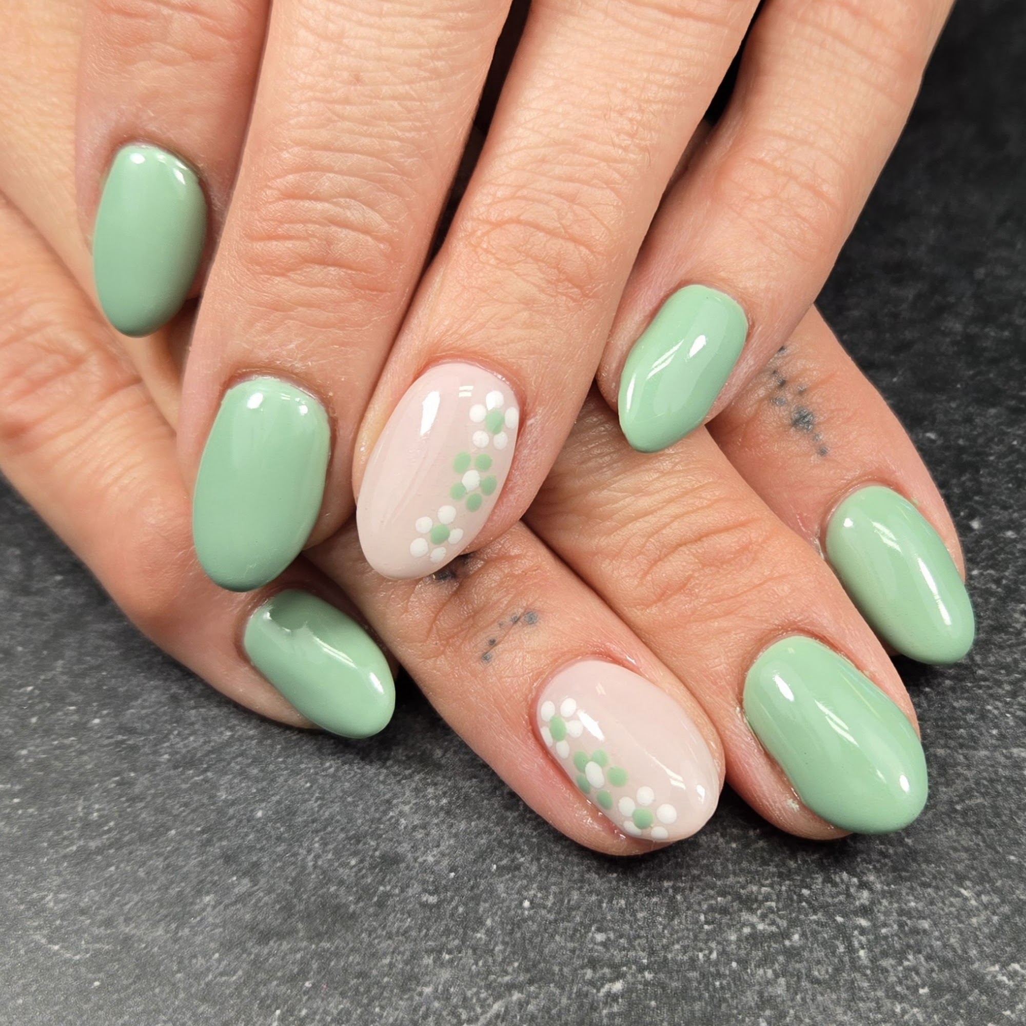 EM Nailz 25930 2nd St E, Zimmerman Minnesota 55398