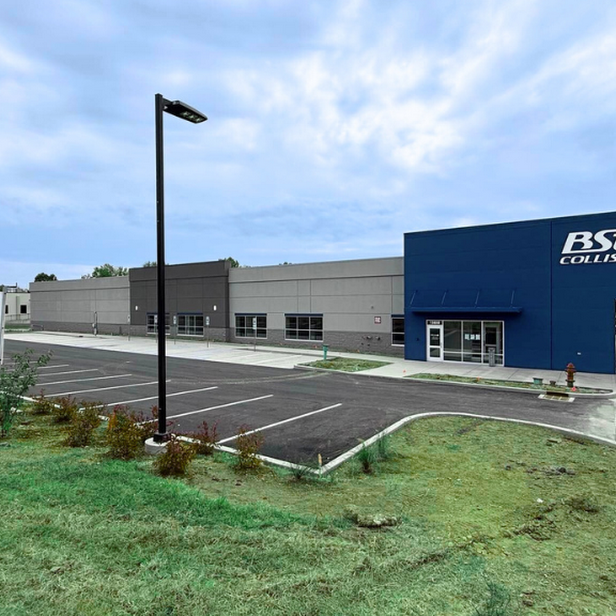 B Street Collision Center of Ballwin Ballwin