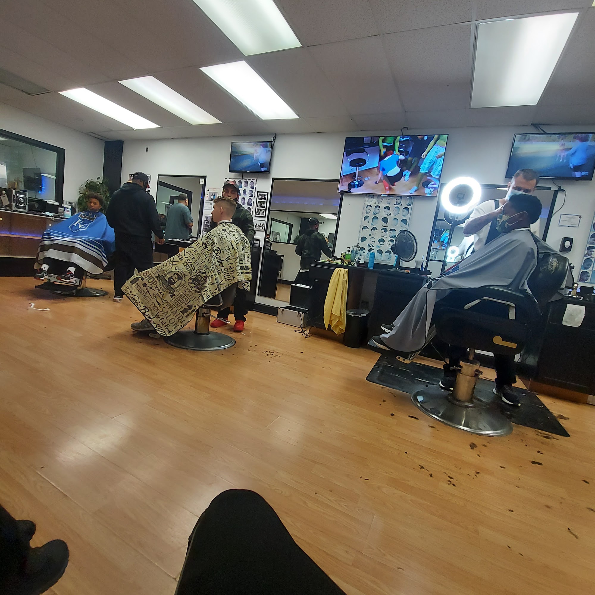 Turn-N-Headz Barber Salon