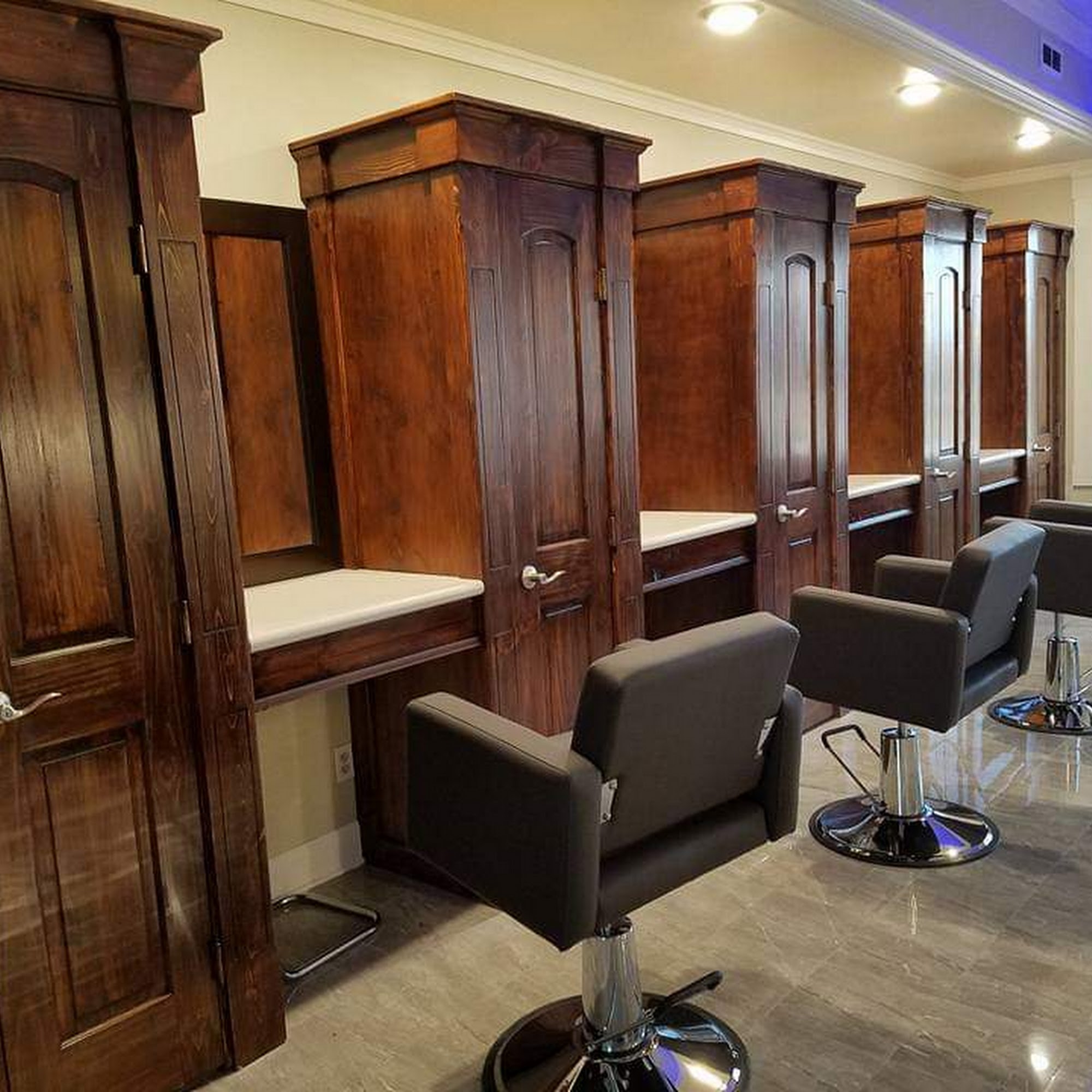 Salon Suite 1916