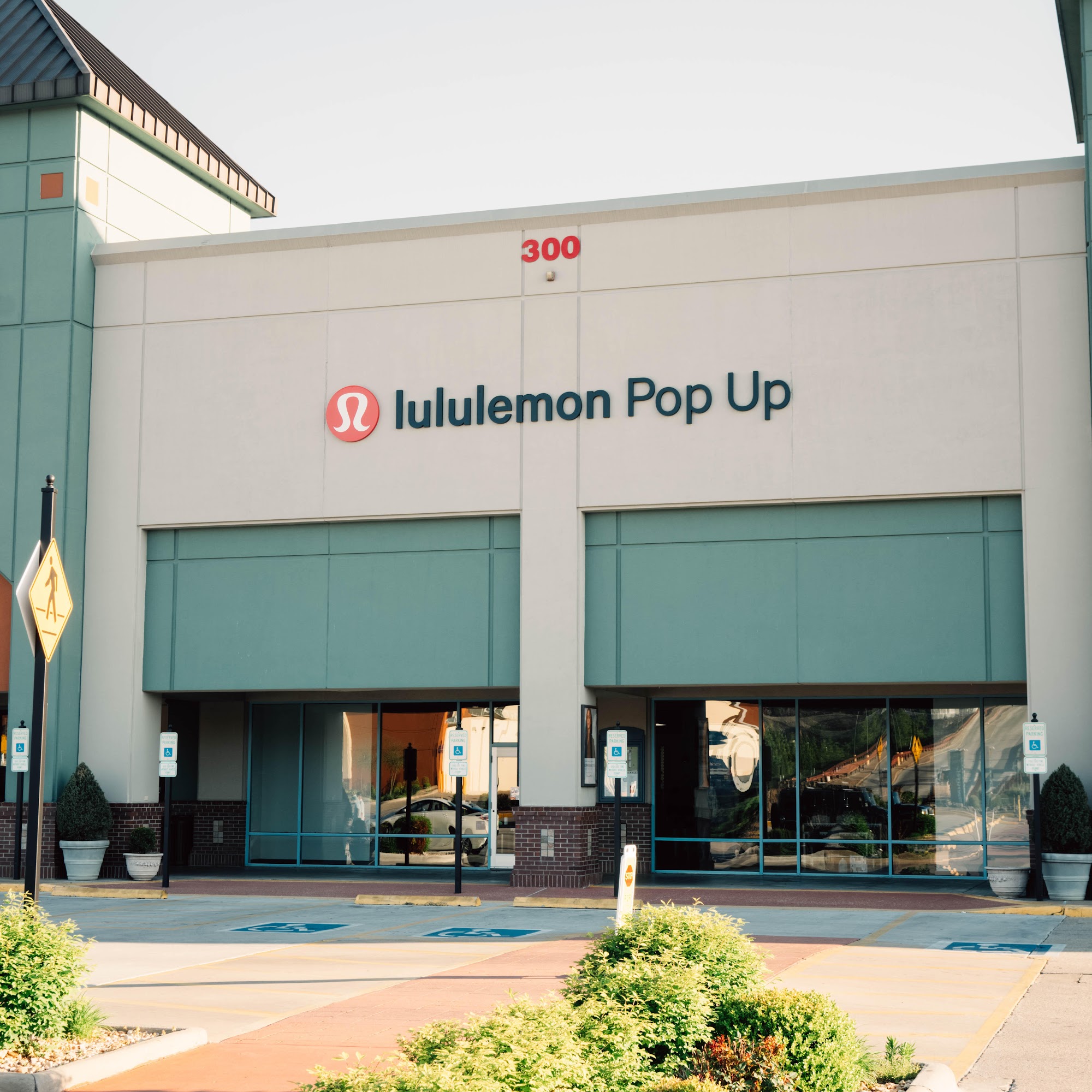 Lululemon outlet Branson