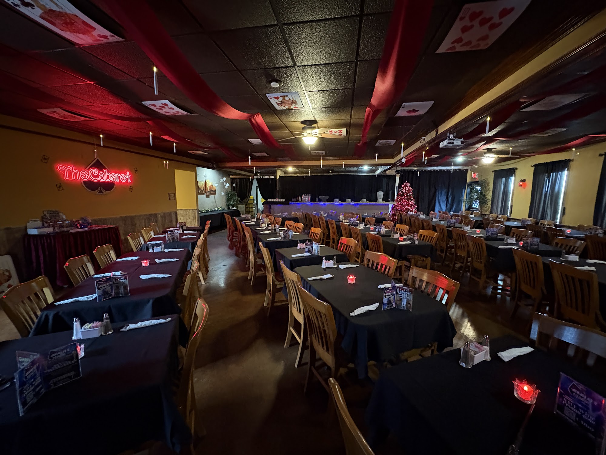 The Cabaret - Garry & Janine's Magic & Comedy Dinner Show Branson