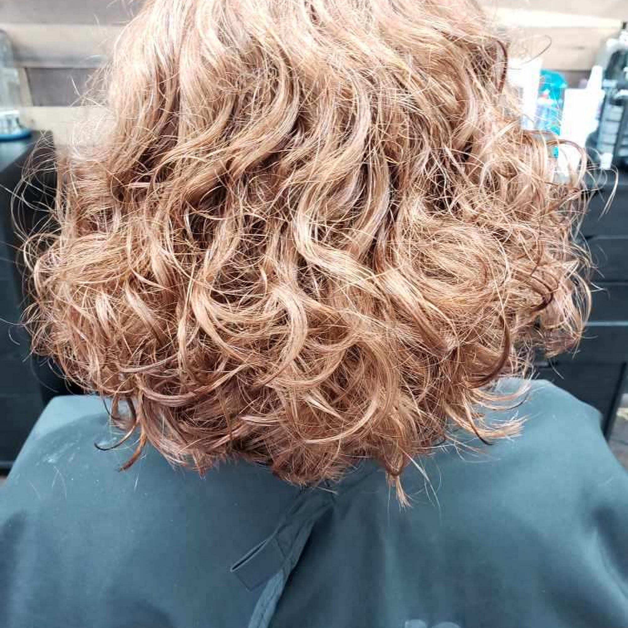 Social & Mane Salon Branson