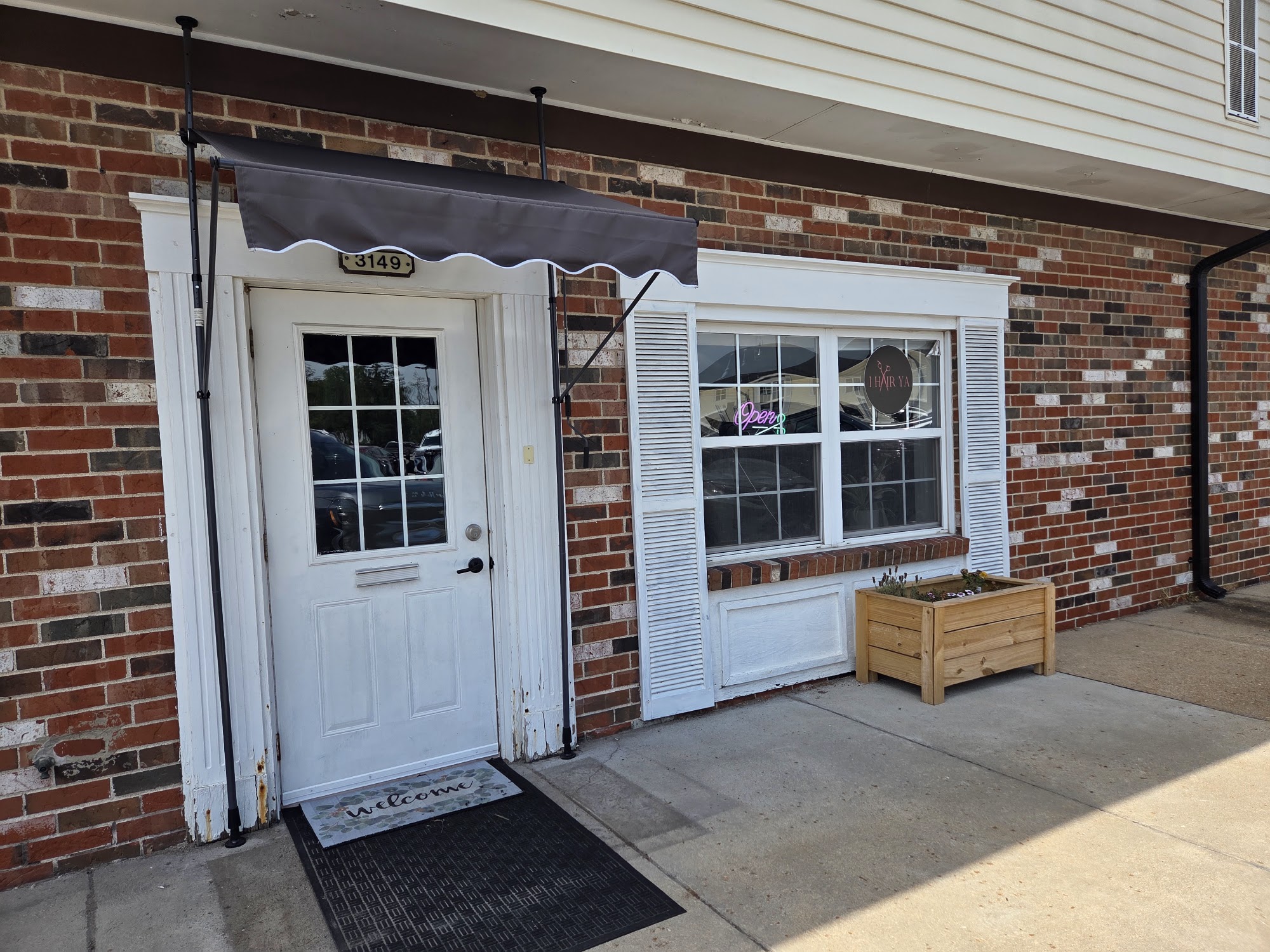 I Hair Ya 3149 Fee Fee Rd, Bridgeton Missouri 63044