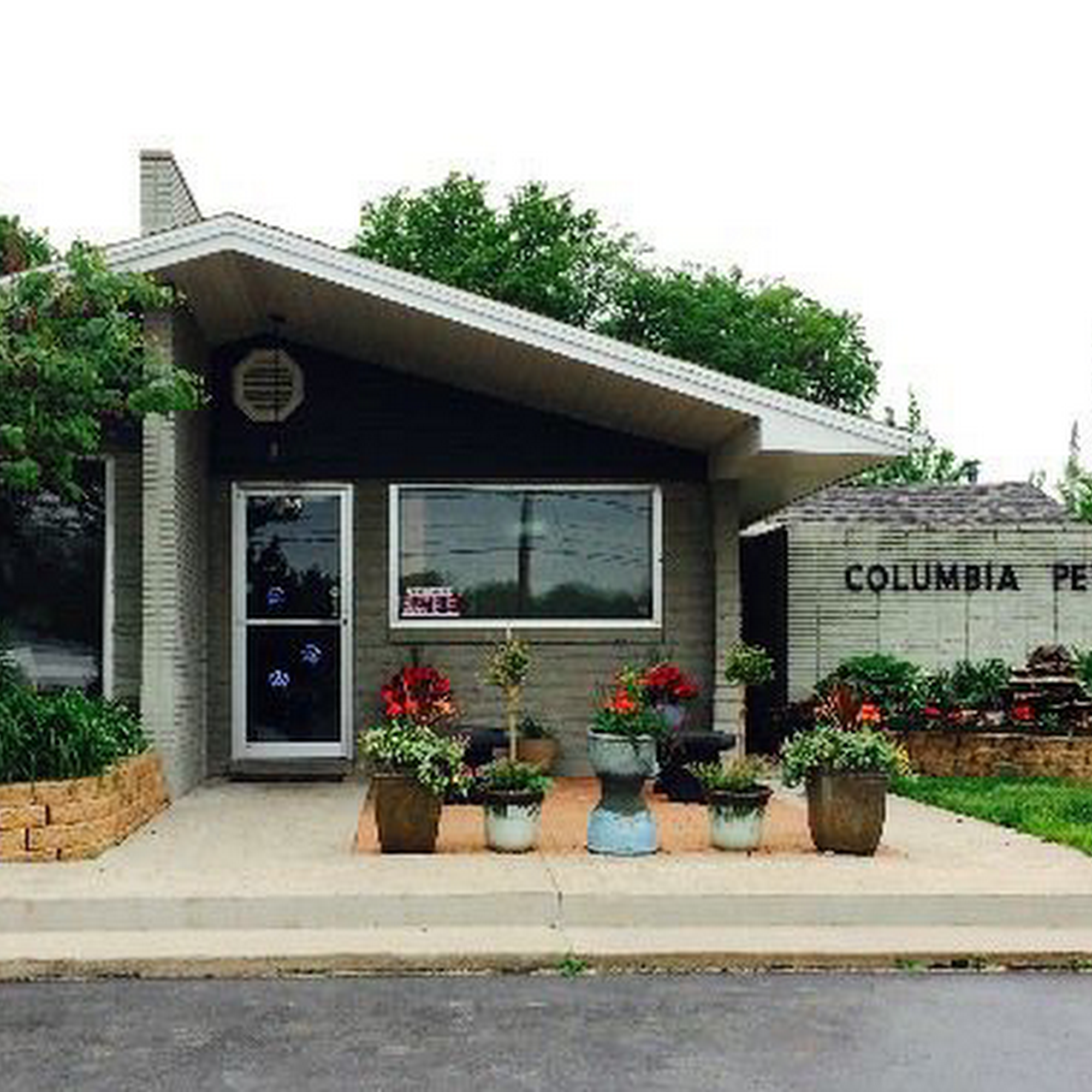 R Veterinary at Columbia Columbia