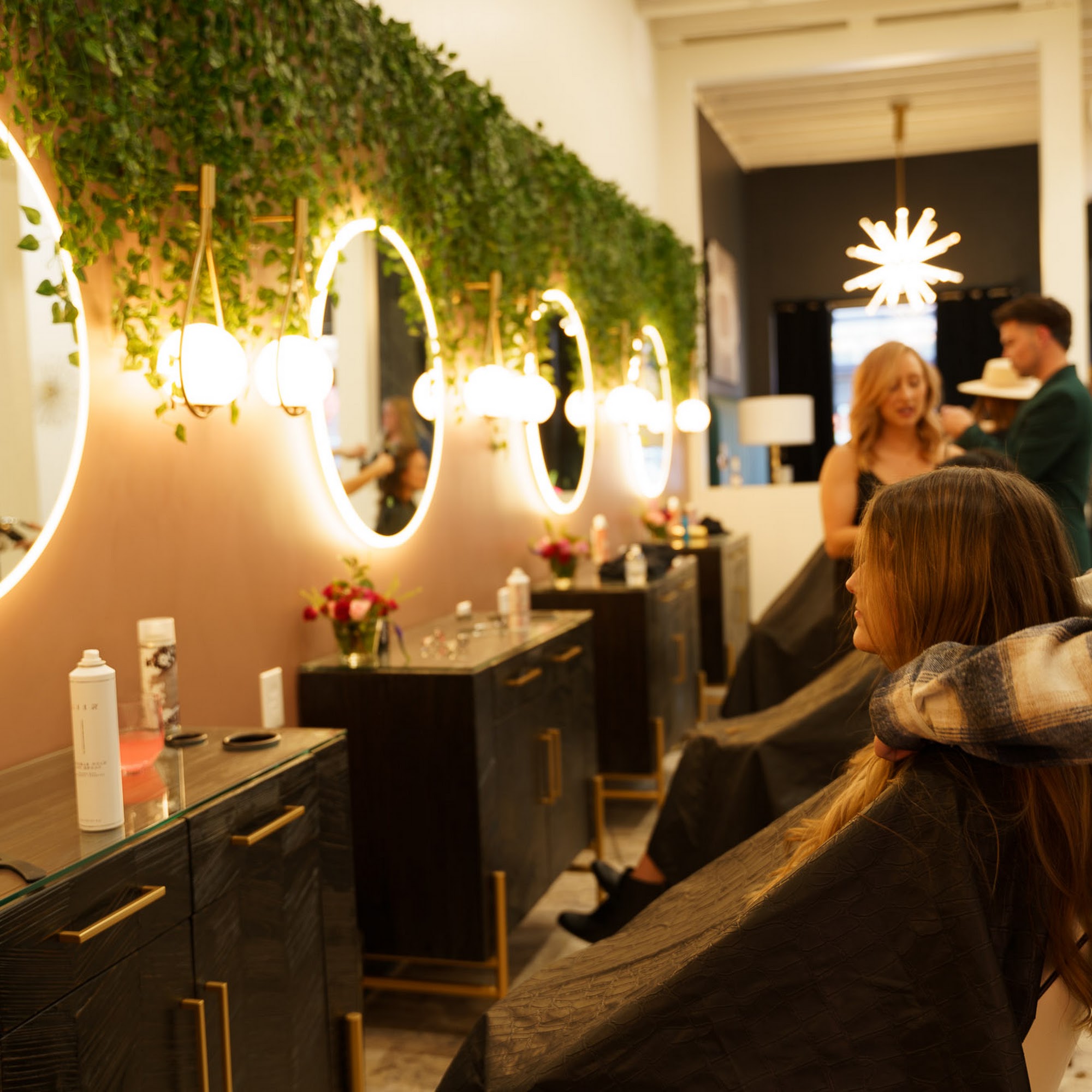 Foxy Boss Salon
