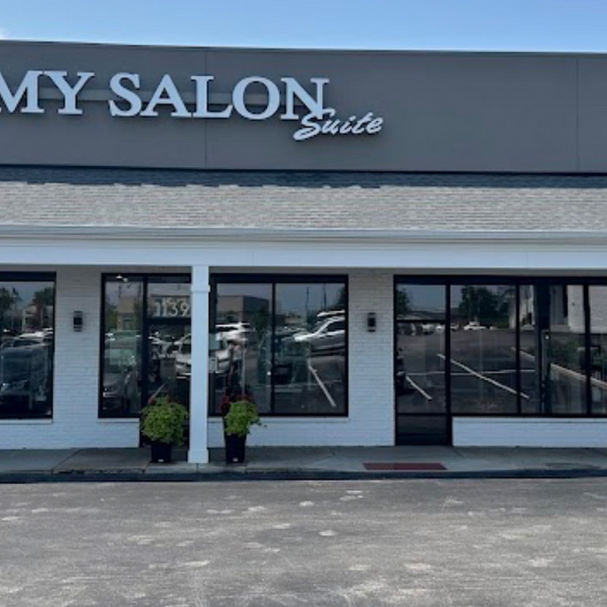 T.R. Studio 1139 Colonnade Center #207, Des Peres Missouri 63131