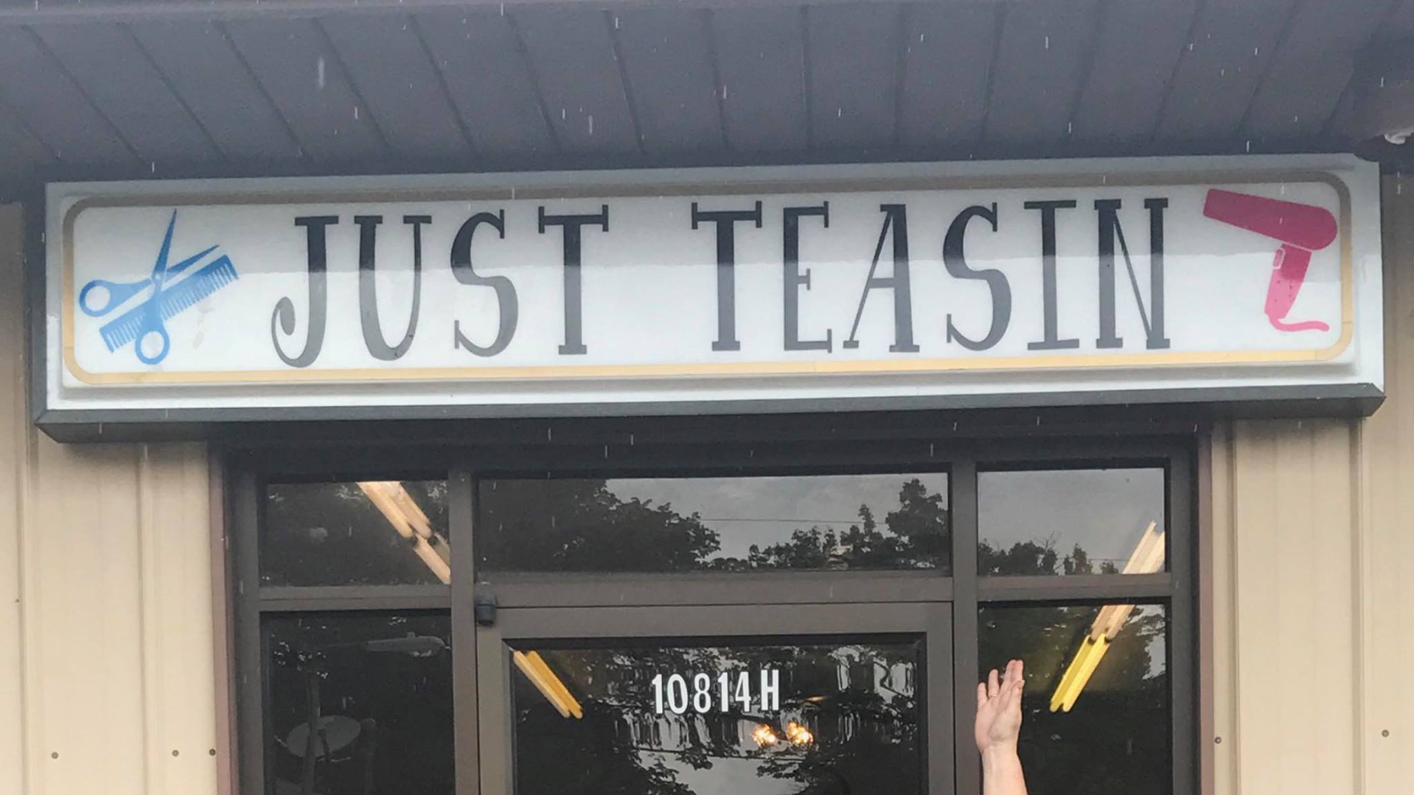 Just Teasin' Beauty Shop