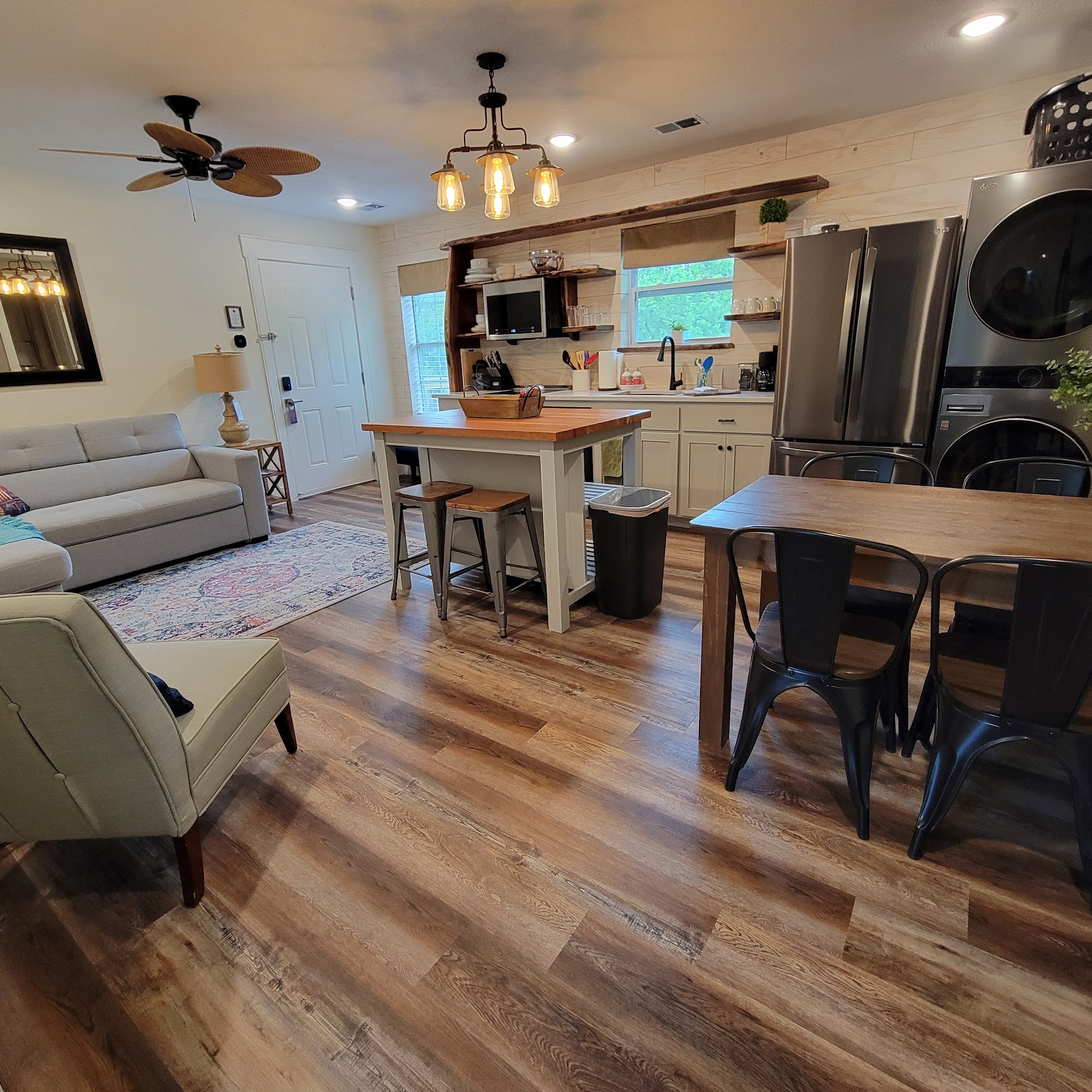 Girard Floorcovering Specialists 129 Industrial Drive Suite C, Hollister Missouri 65672