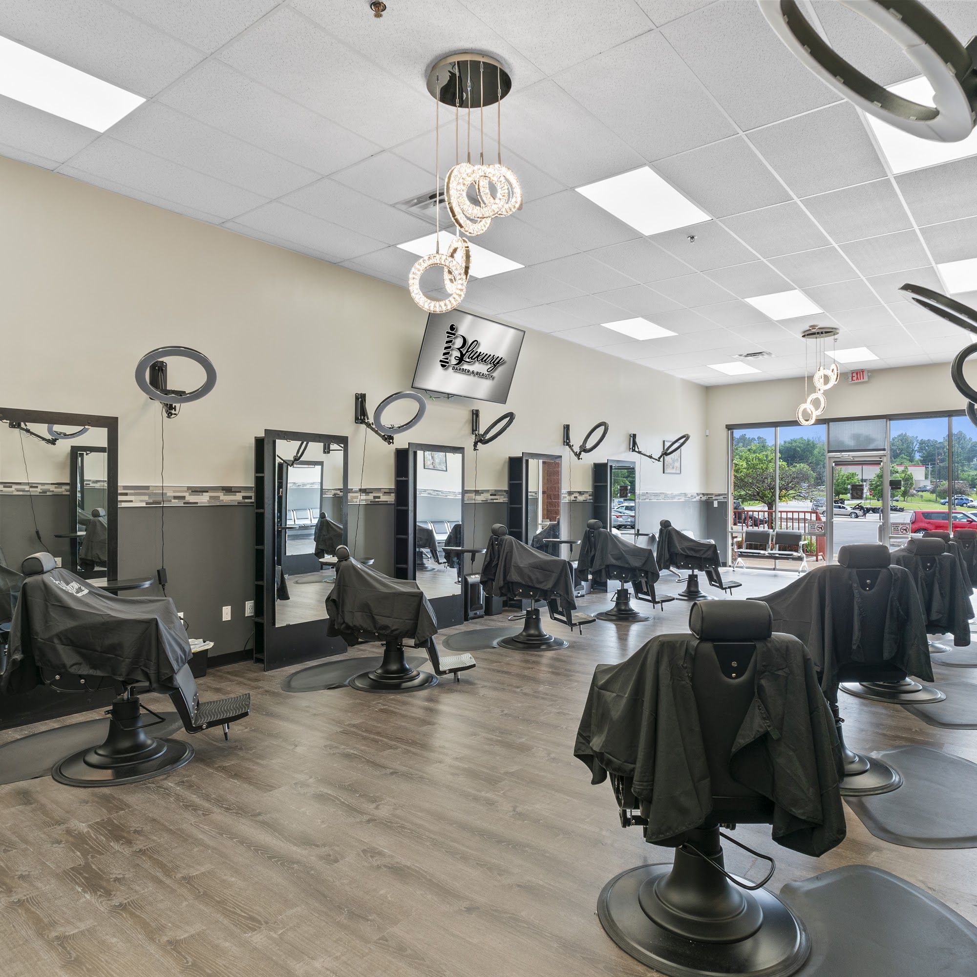 B’Luxury Barber & Beauty