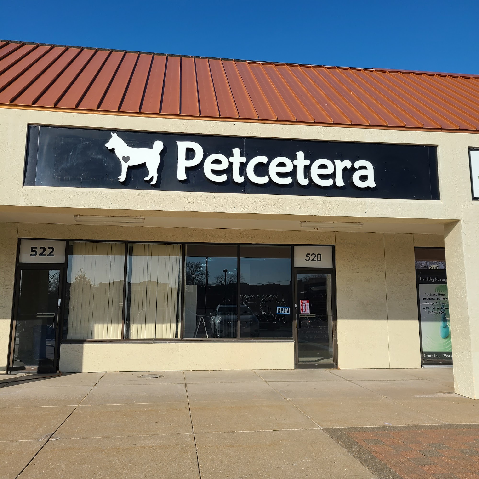 Petcetera 520 NW Englewood Rd, Kansas City Missouri 64118