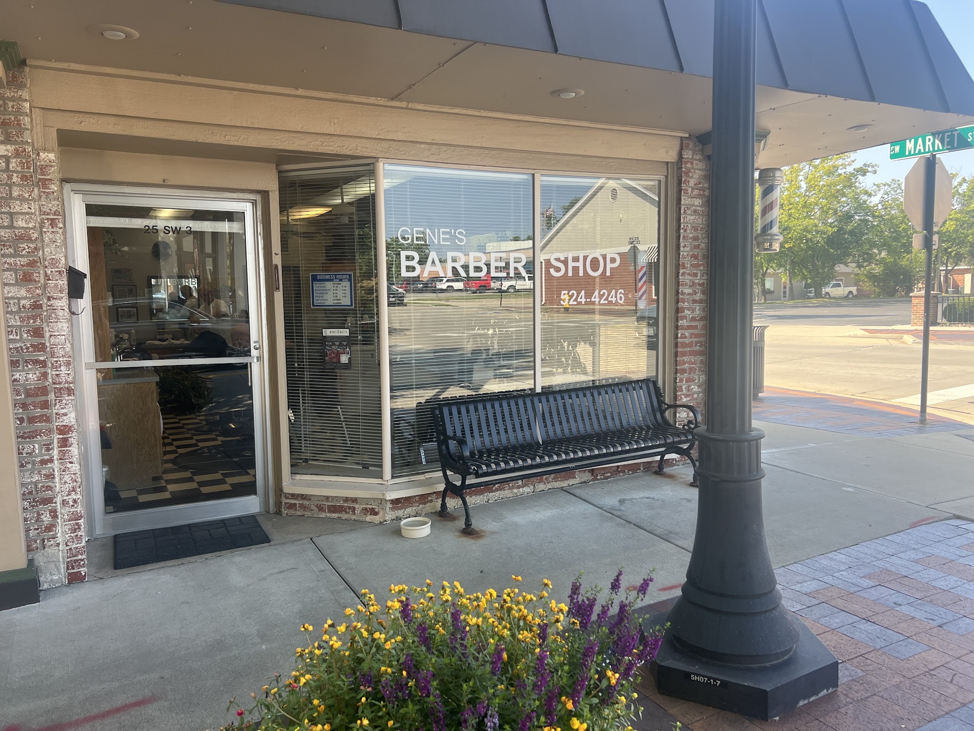 Gene's Barber Shop 25 SW 3rd St, Lee's Summit Missouri 64063