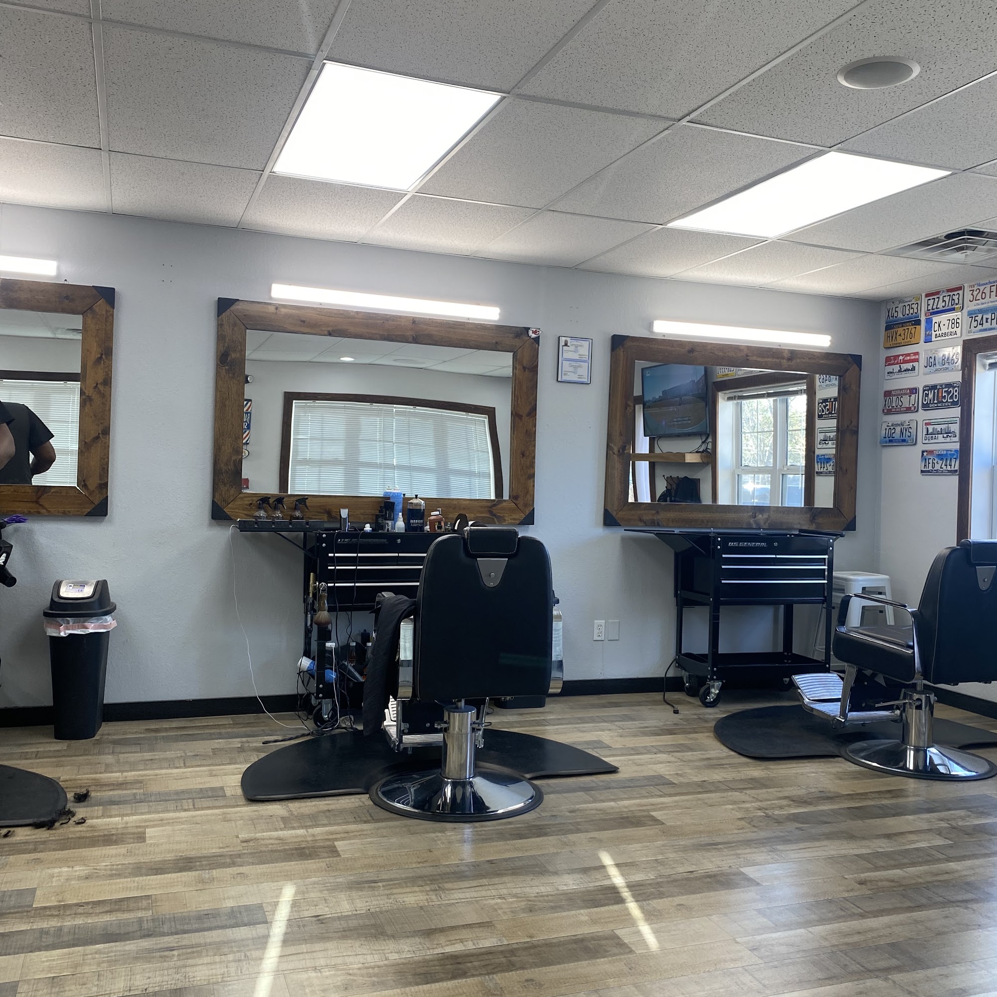 The Barberia 700 SE 3rd St, Lee's Summit Missouri 64063