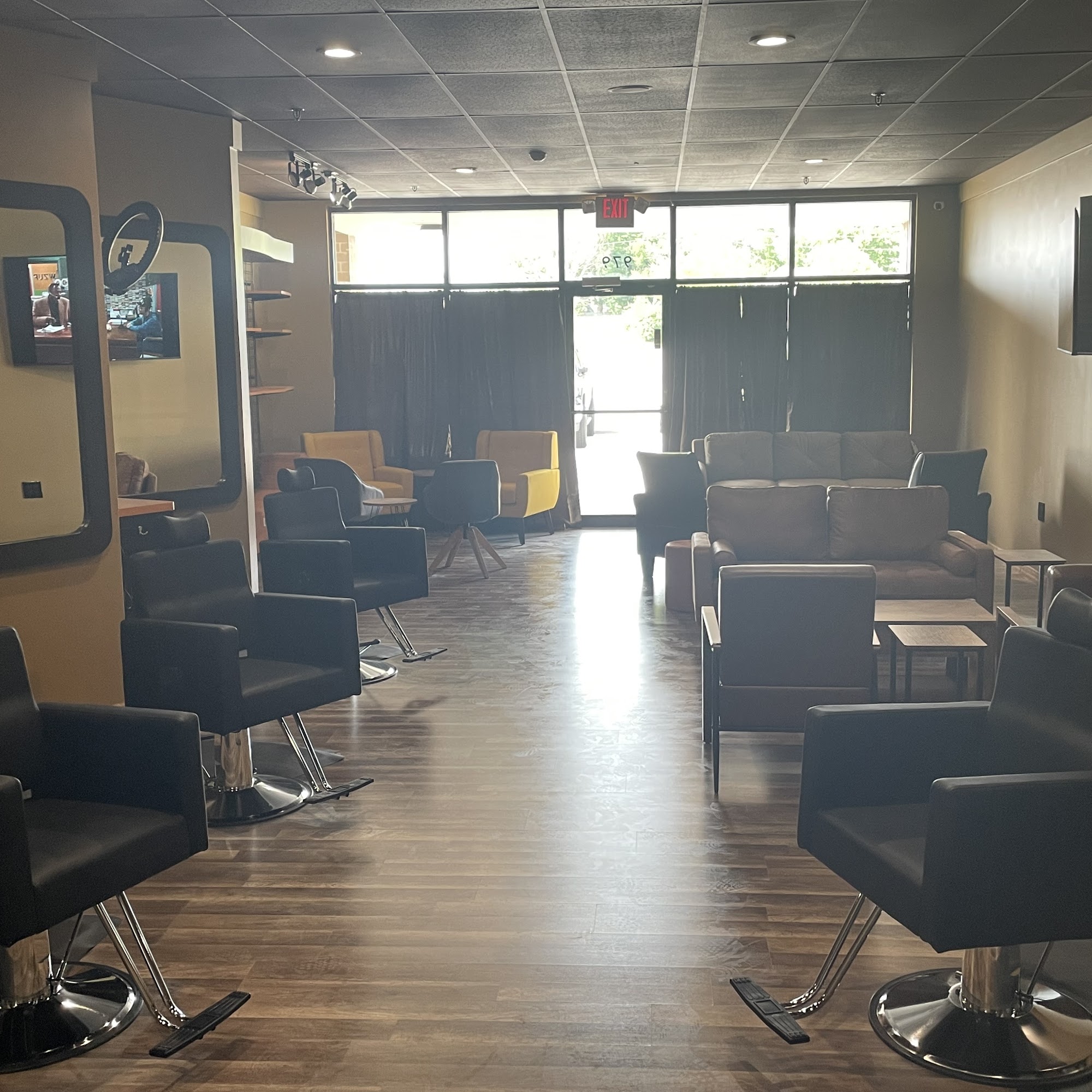 Klassic Guy Barber Lounge 979 NE Rice Rd, Lee's Summit Missouri 64086
