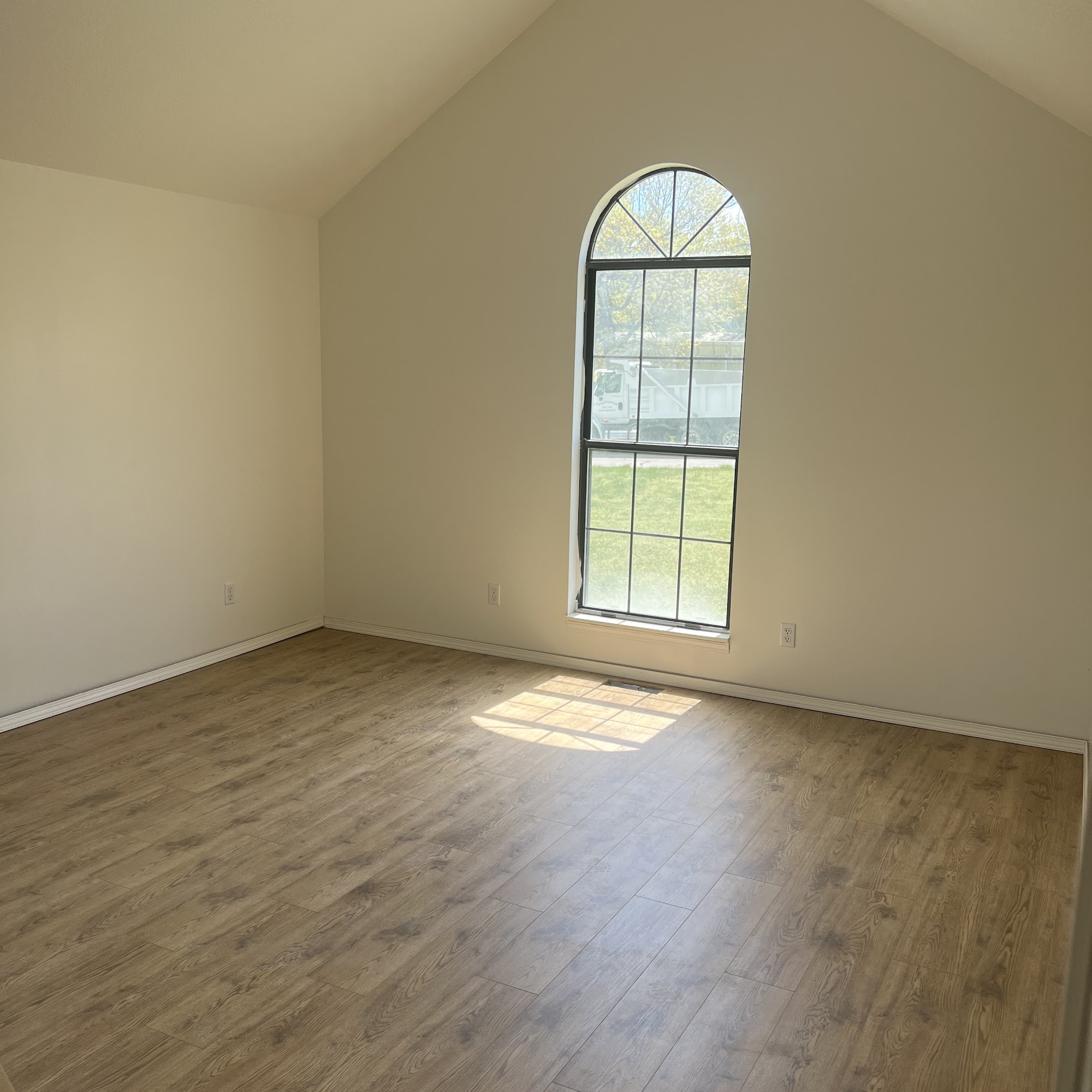 J&J Flooring 816 E Broadway St, Monett Missouri 65708