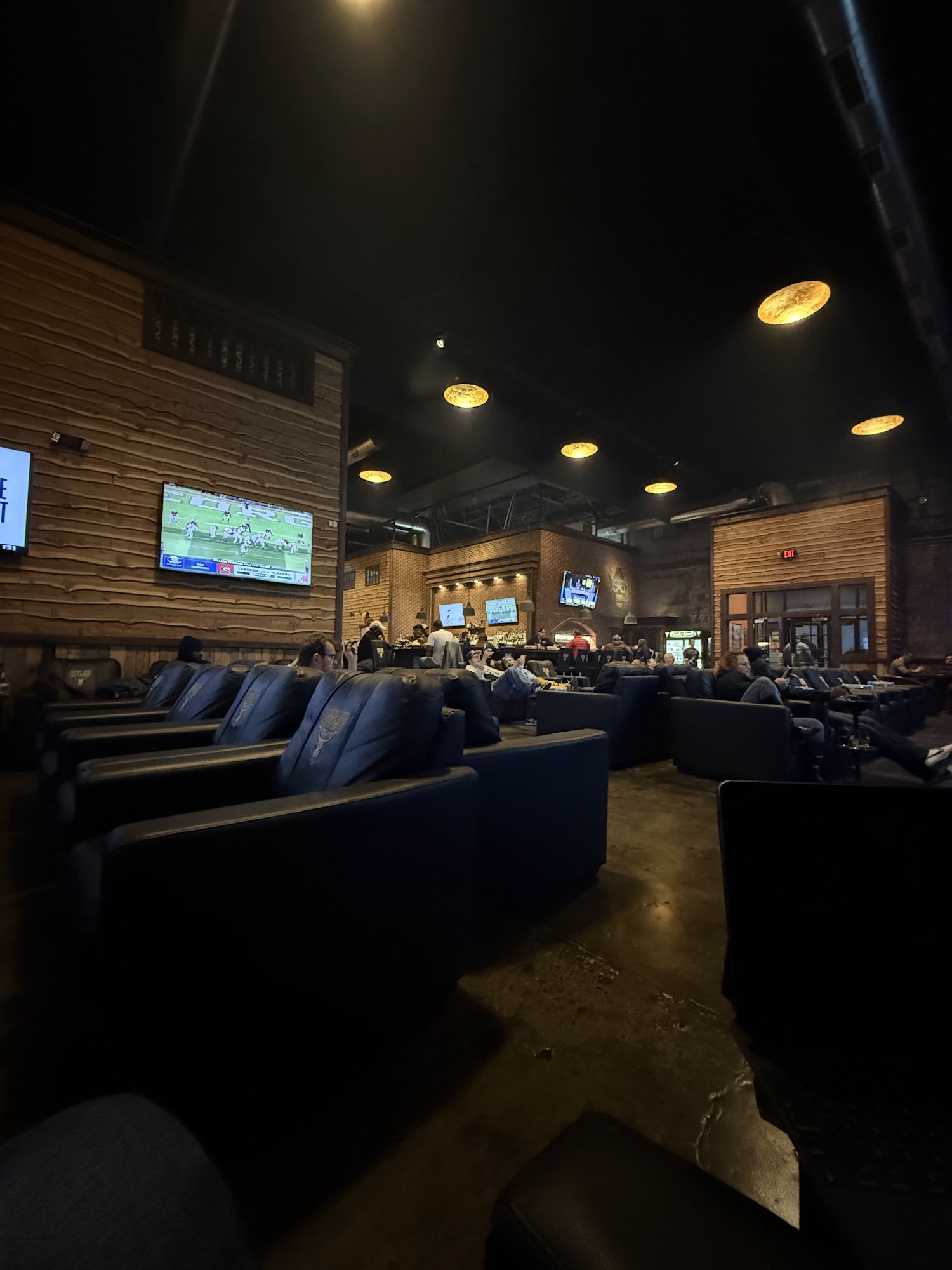 Outlaw Cigar & Brewery North Kansas City