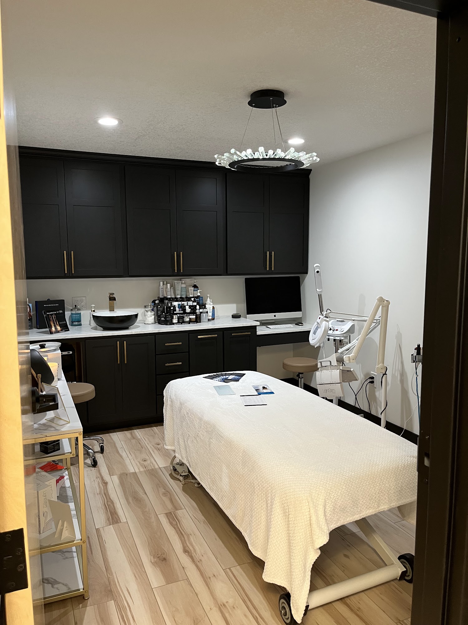 Kurtz Medical Aesthetics 24585 US-59, Oregon Missouri 64473
