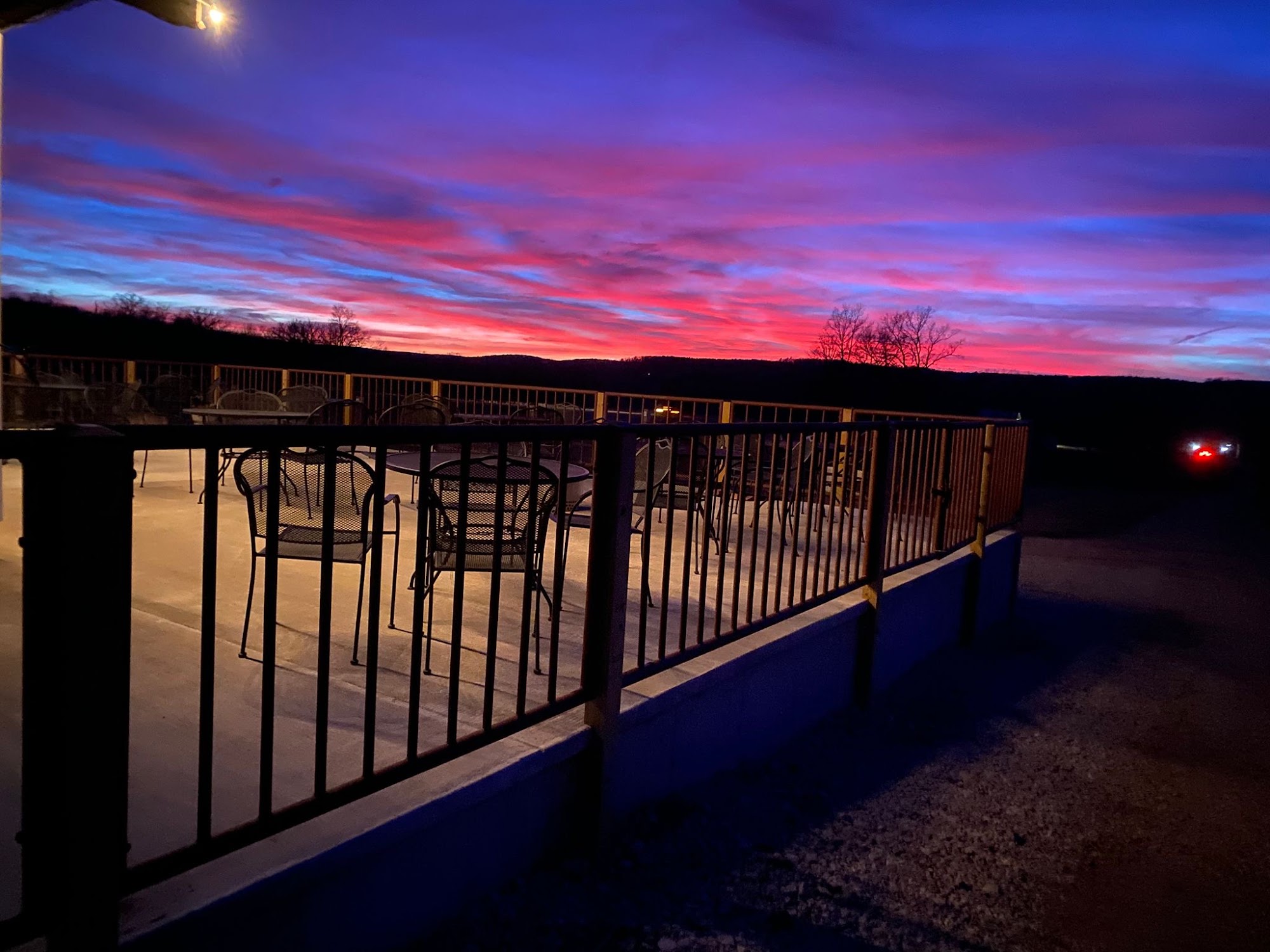 Edg-Clif Vineyard, Winery, Brewery Potosi