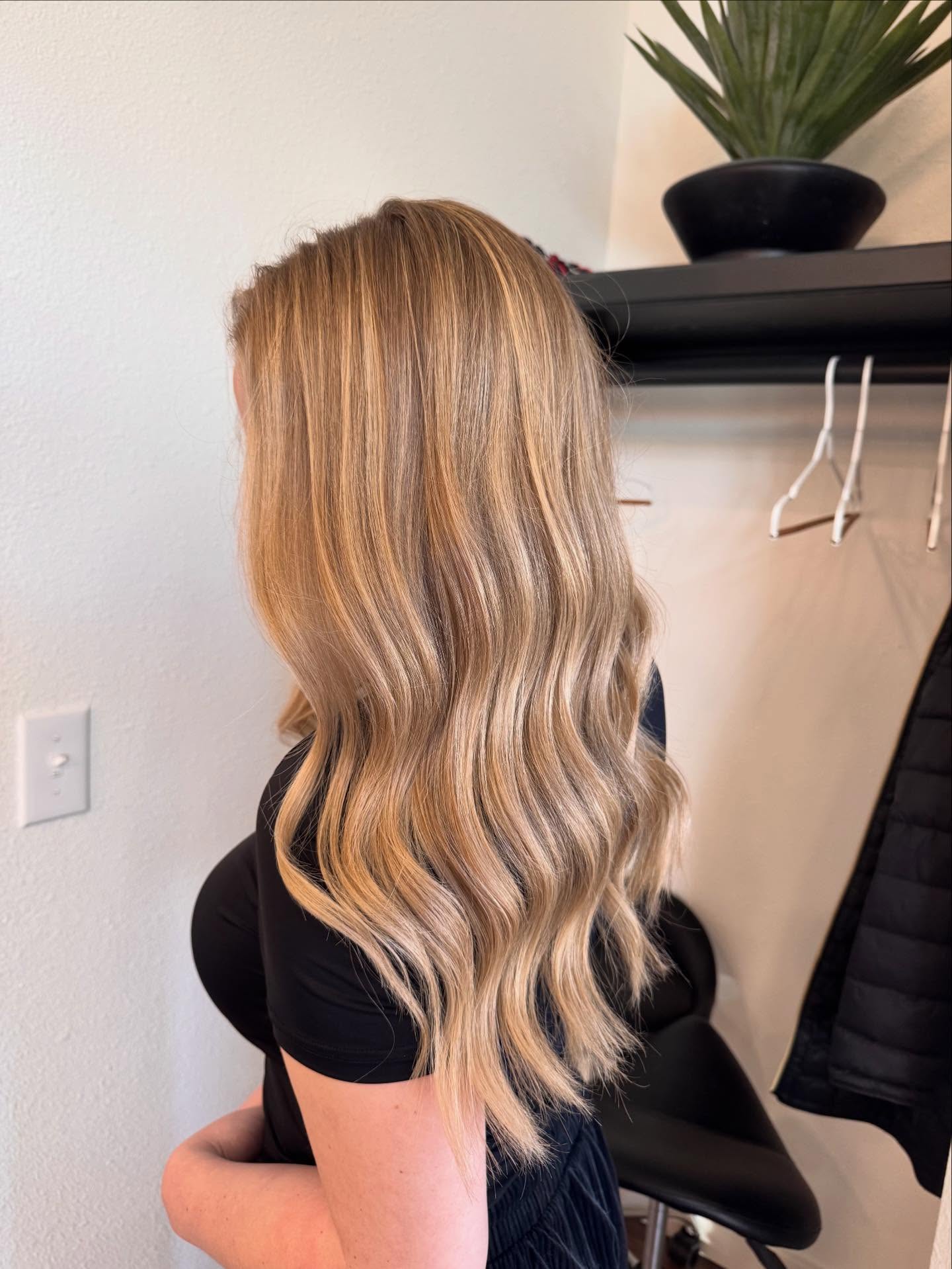 Shannon Huff- The Cutting Room 689 E Hines St, Republic Missouri 65738