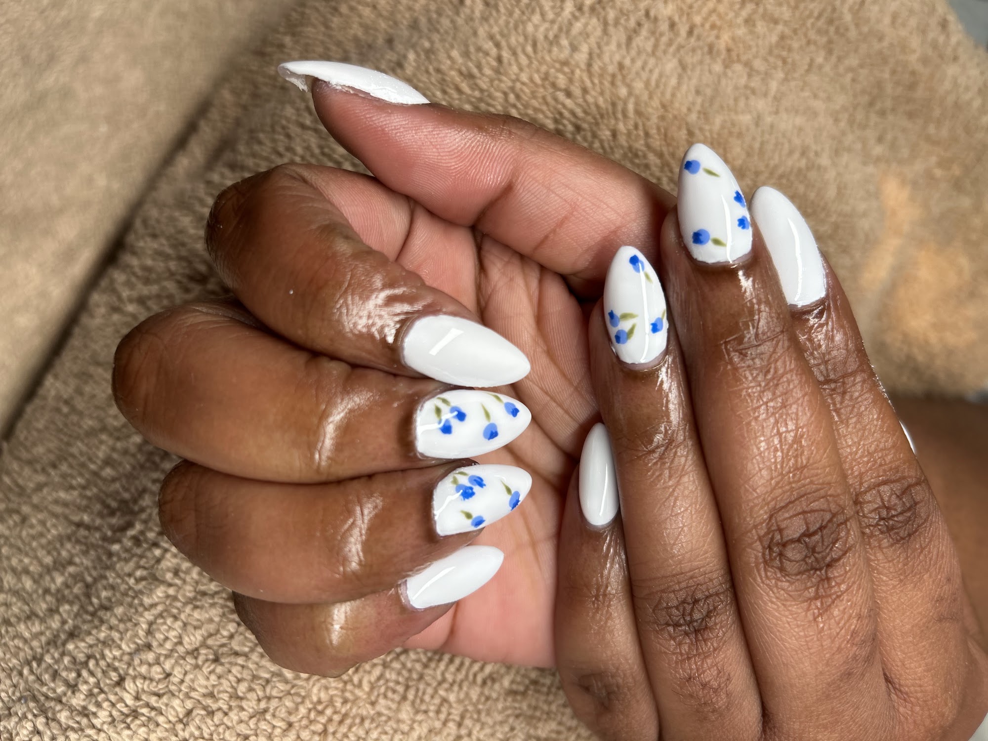Beauty Expressions Hair & Nail Salon 2220 S Big Bend Blvd, Richmond Heights Missouri 63117