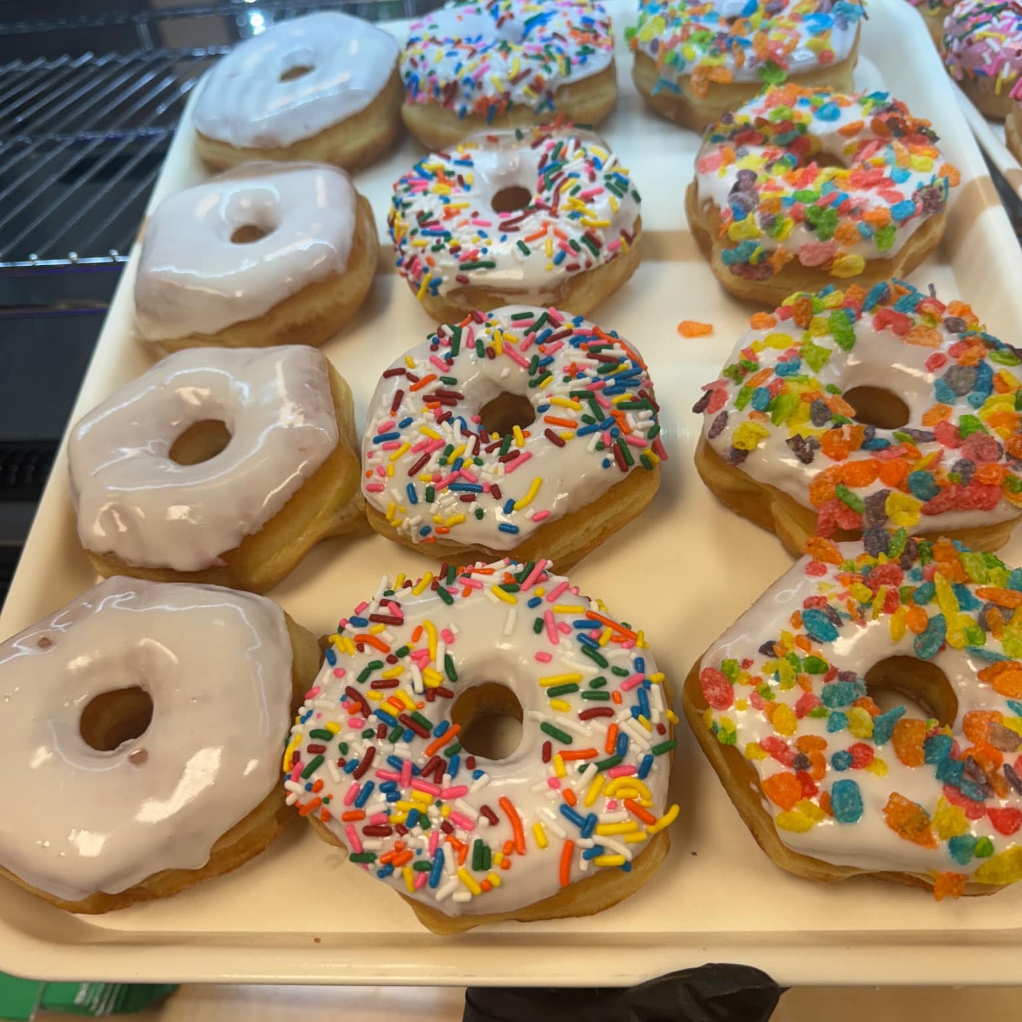 Yummy’s donut palace Rogersville