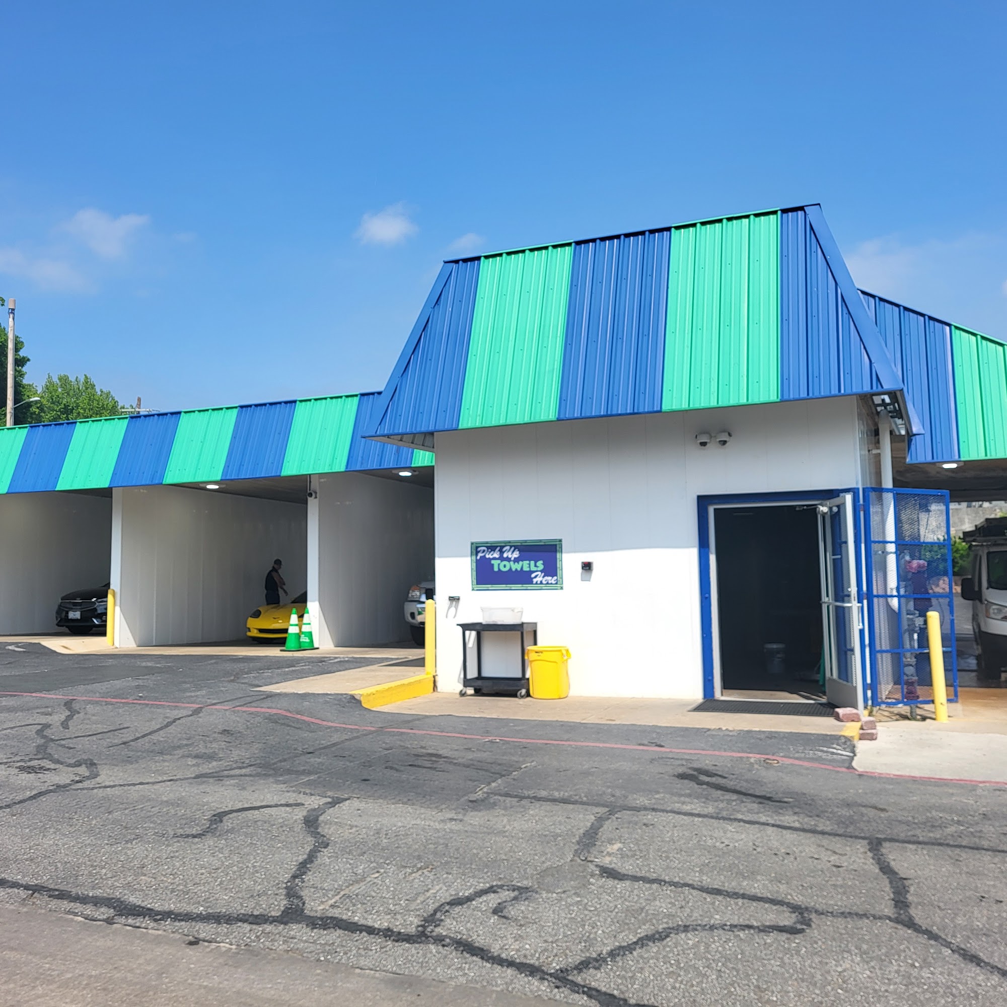Blue Iguana Car Wash Springfield