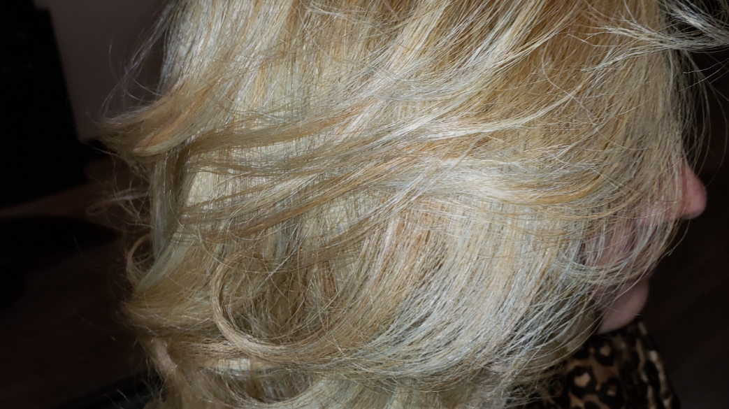 LAVA SALON 10481 St Charles Rock Rd, St Ann Missouri 63074