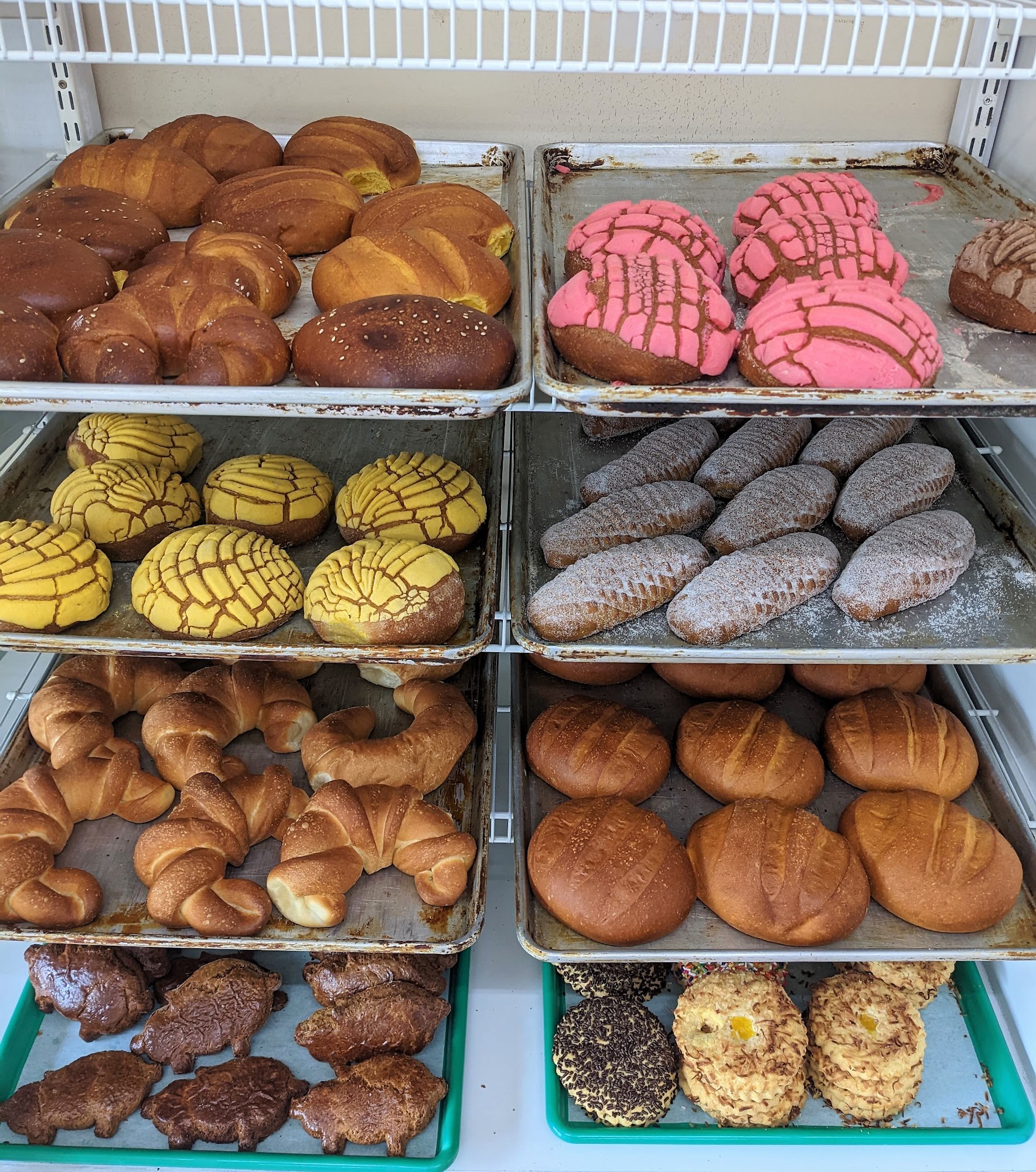 Lilly's Panaderia Menu