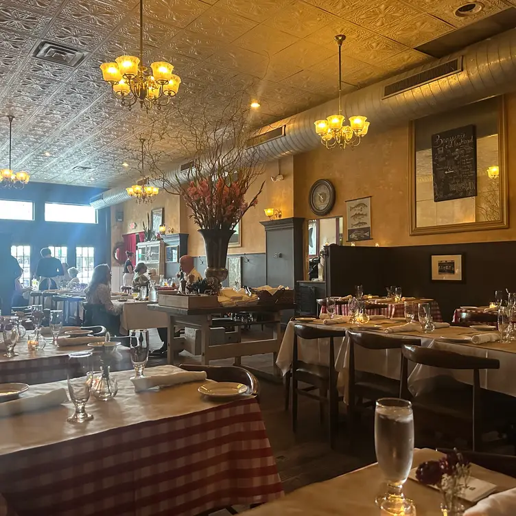 Photo credit: opentable