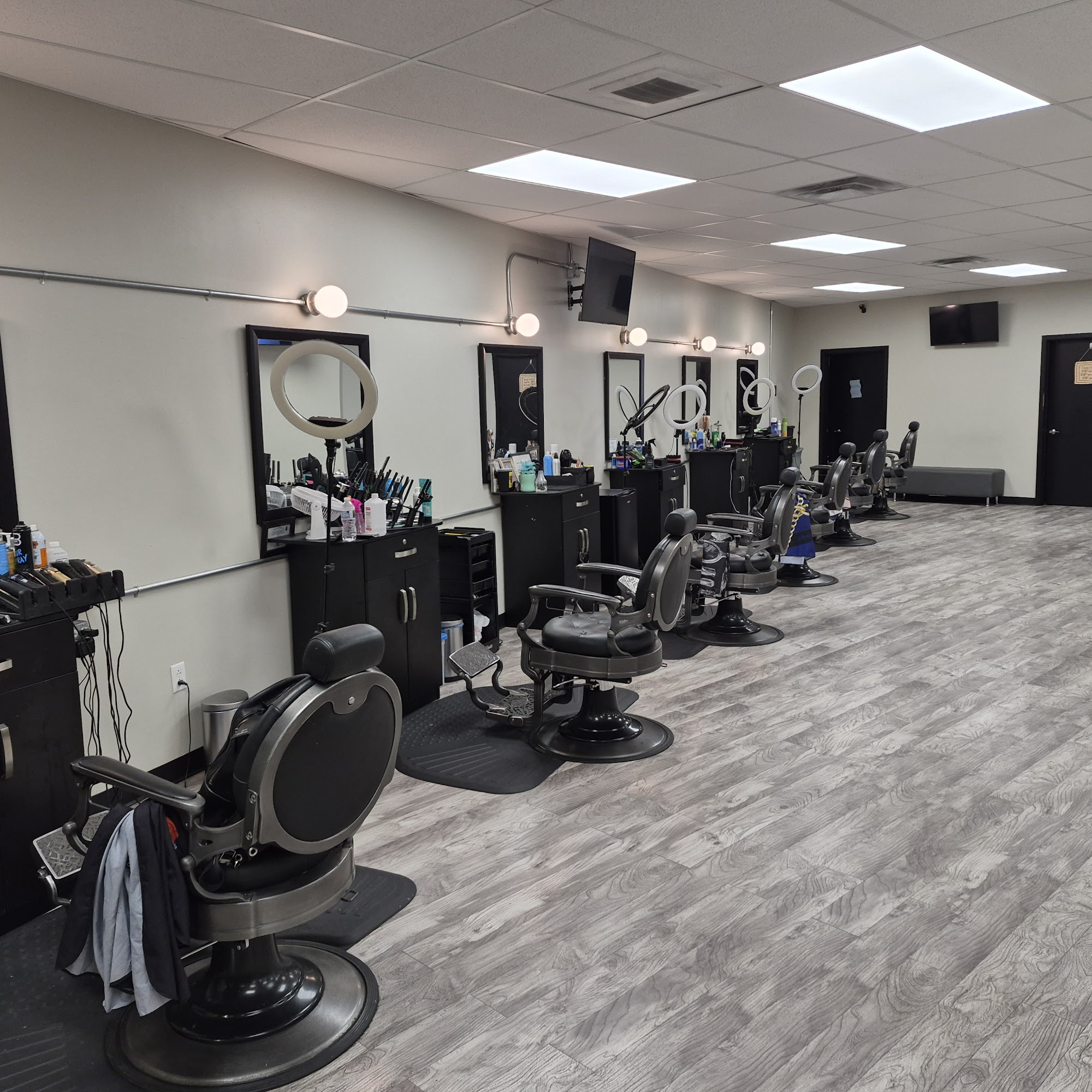 Klippers Barber Salon 9156 Overland Plaza, St. Louis Missouri 63114