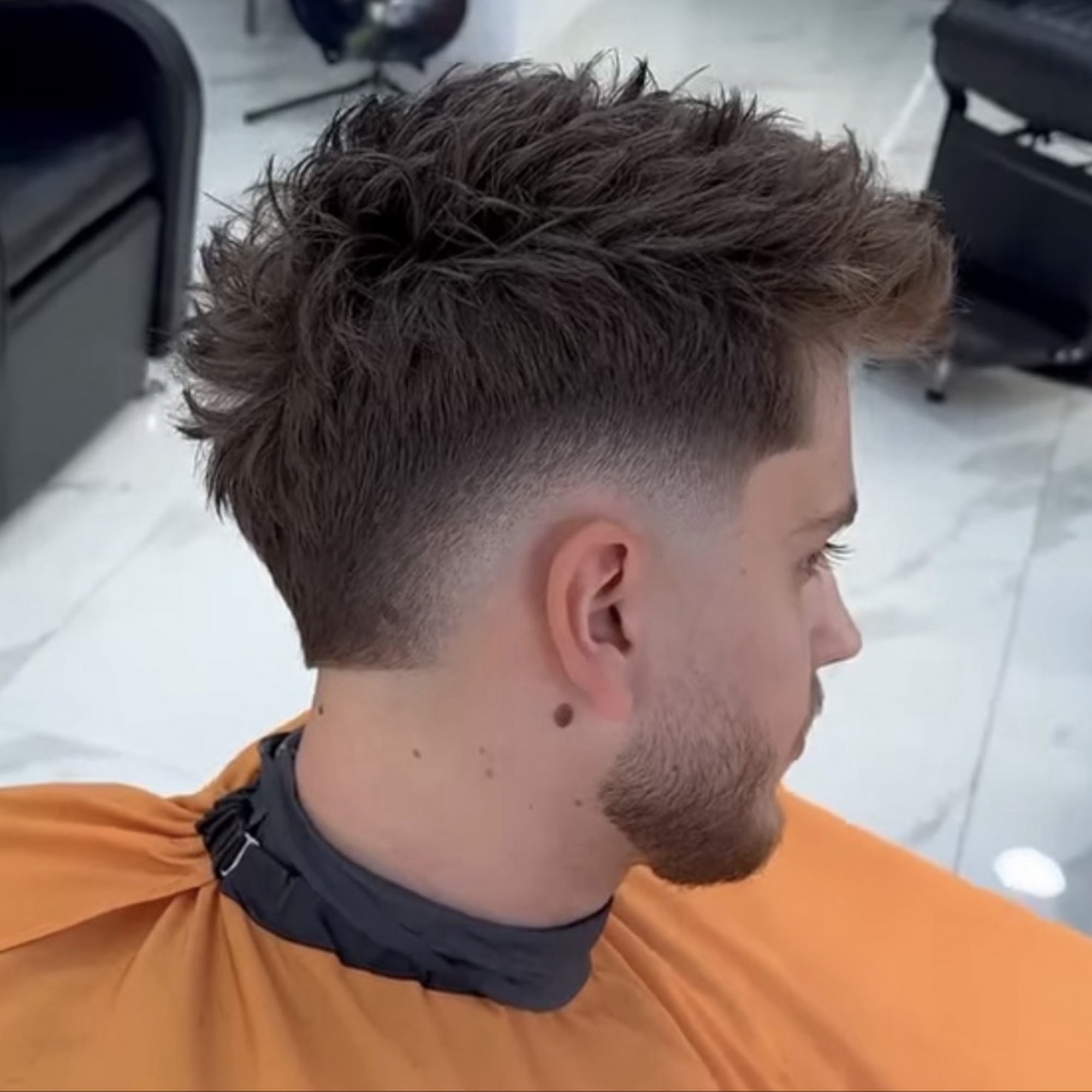 Clayton Cuts 230 S Bemiston Ave, St. Louis Missouri 63105