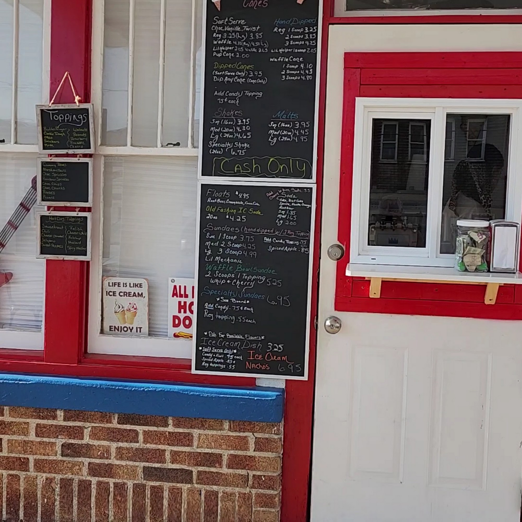 Skelly's Ice Cream Shoppe Stover