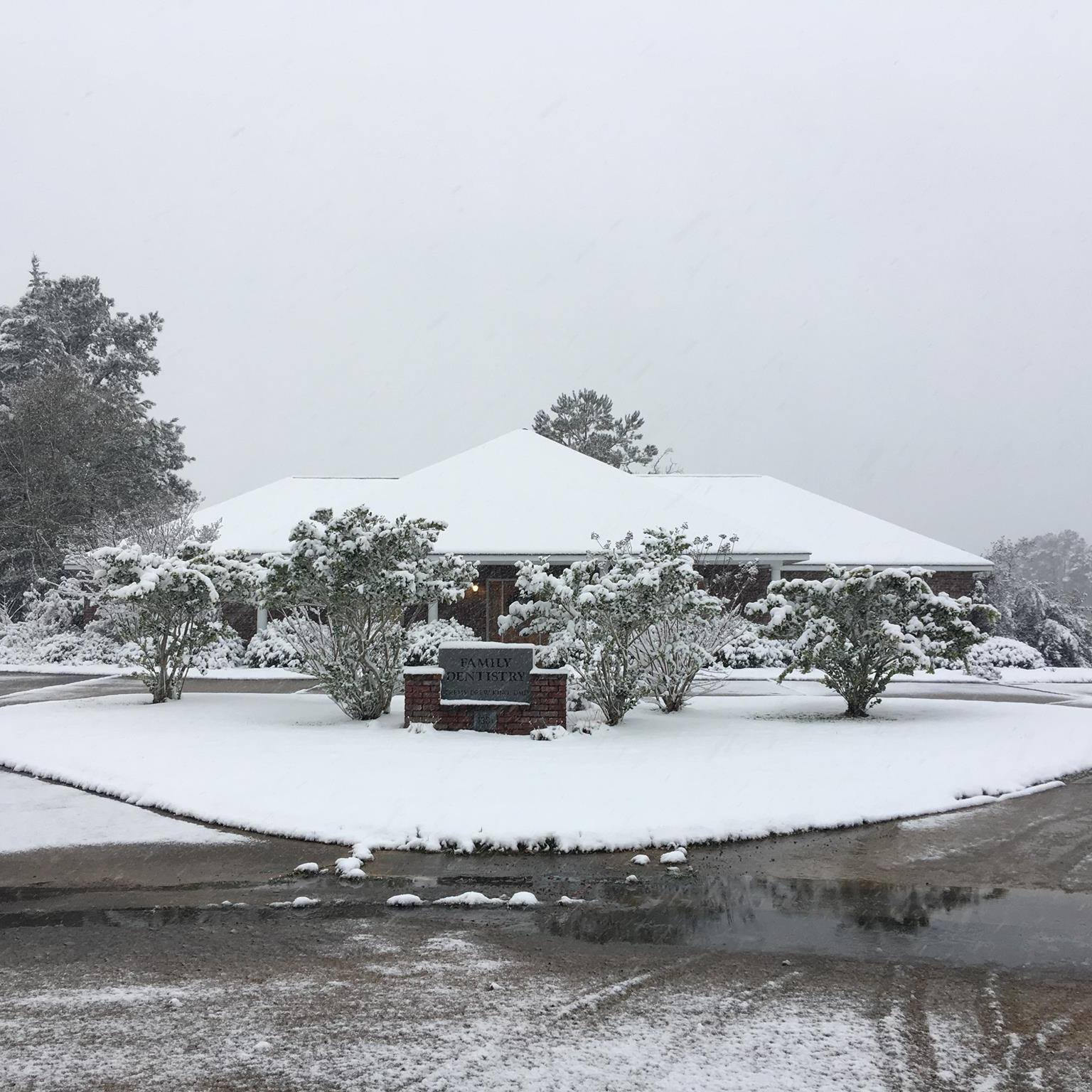 Brookhaven Smile Center Inc. 1381 Johnny Johnson Dr, Brookhaven Mississippi 39601