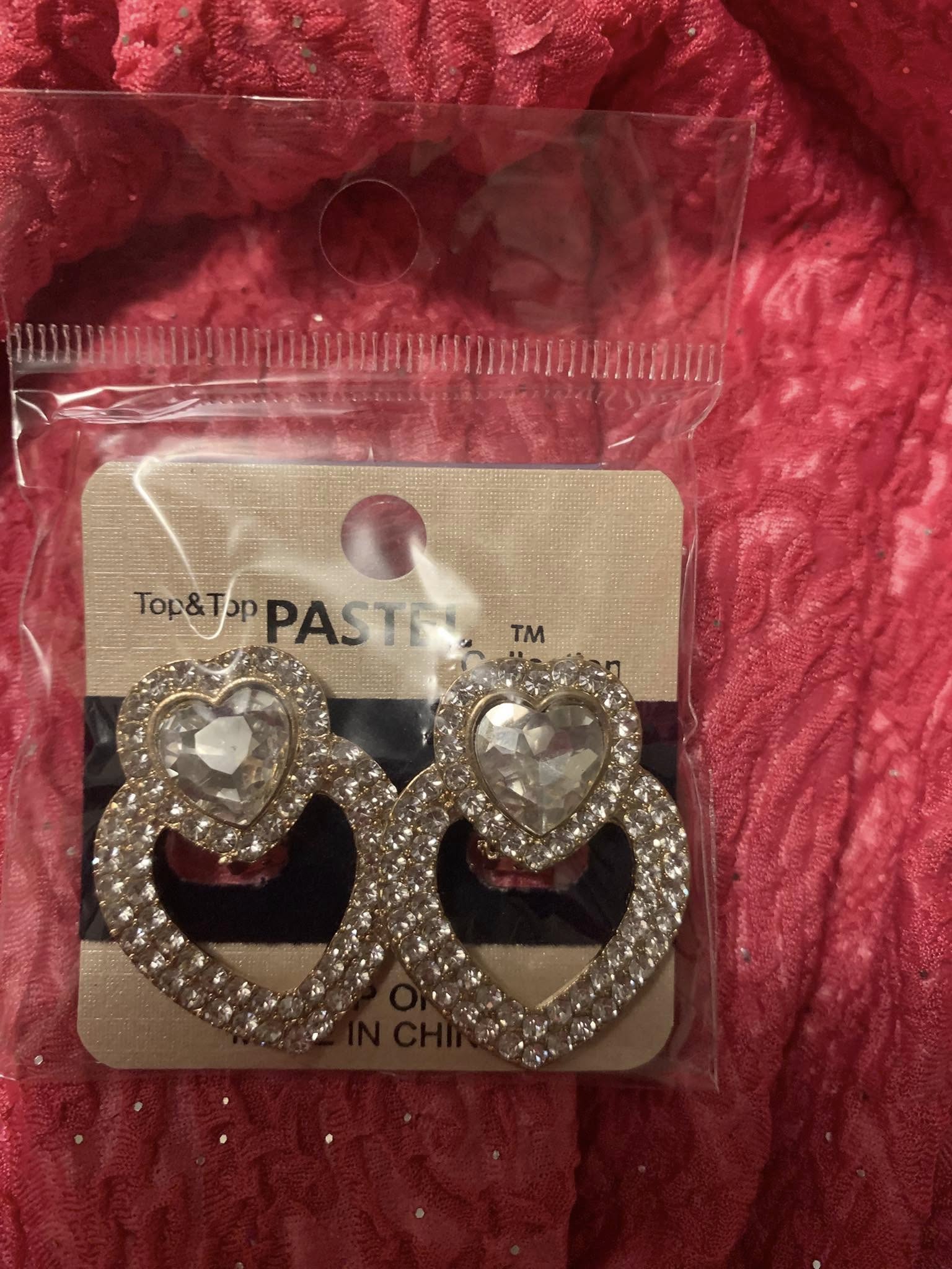 Bling for Queen's Jewelry Clinton