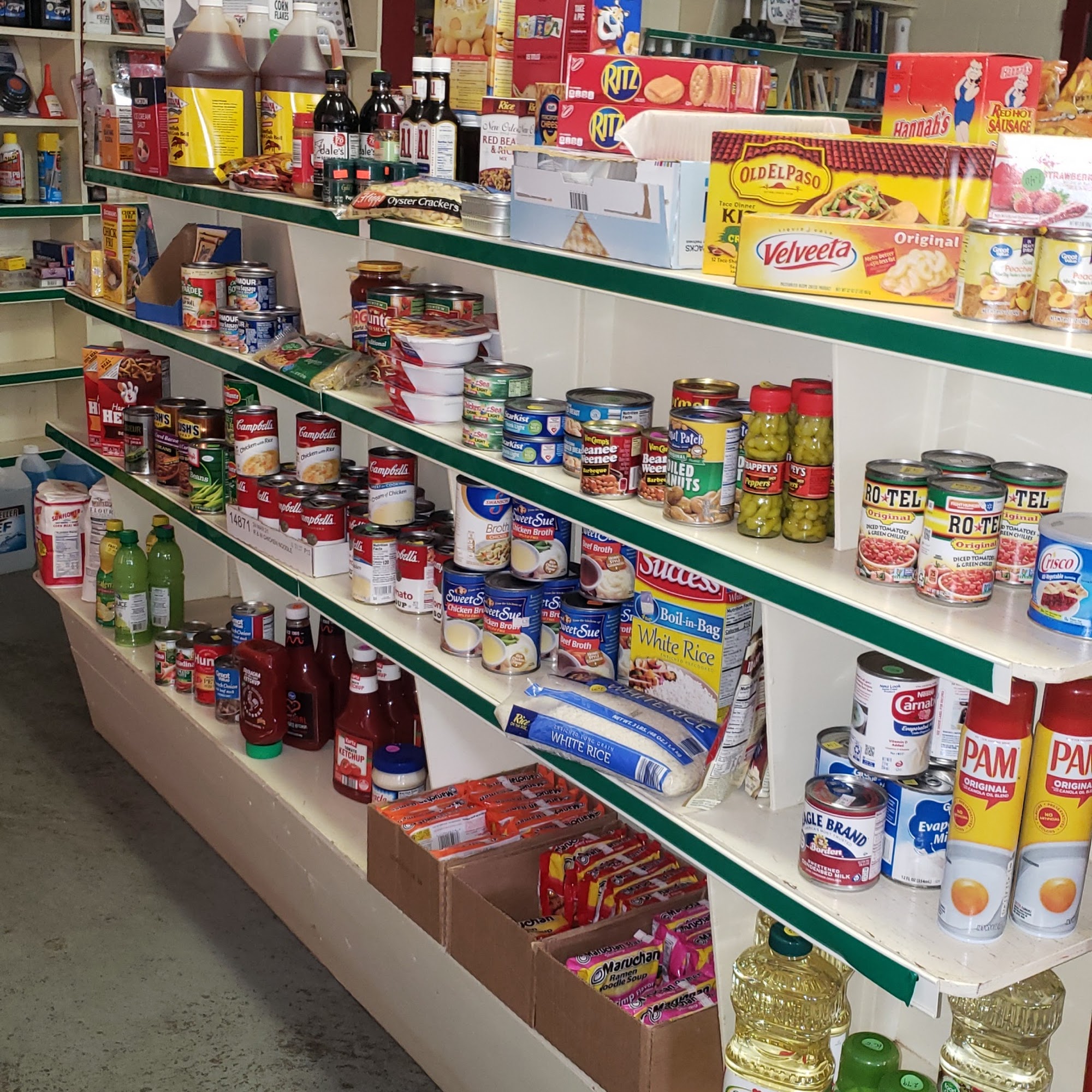 Clarkson General Store / Crawfish Chris's Surf & Turf Mathiston