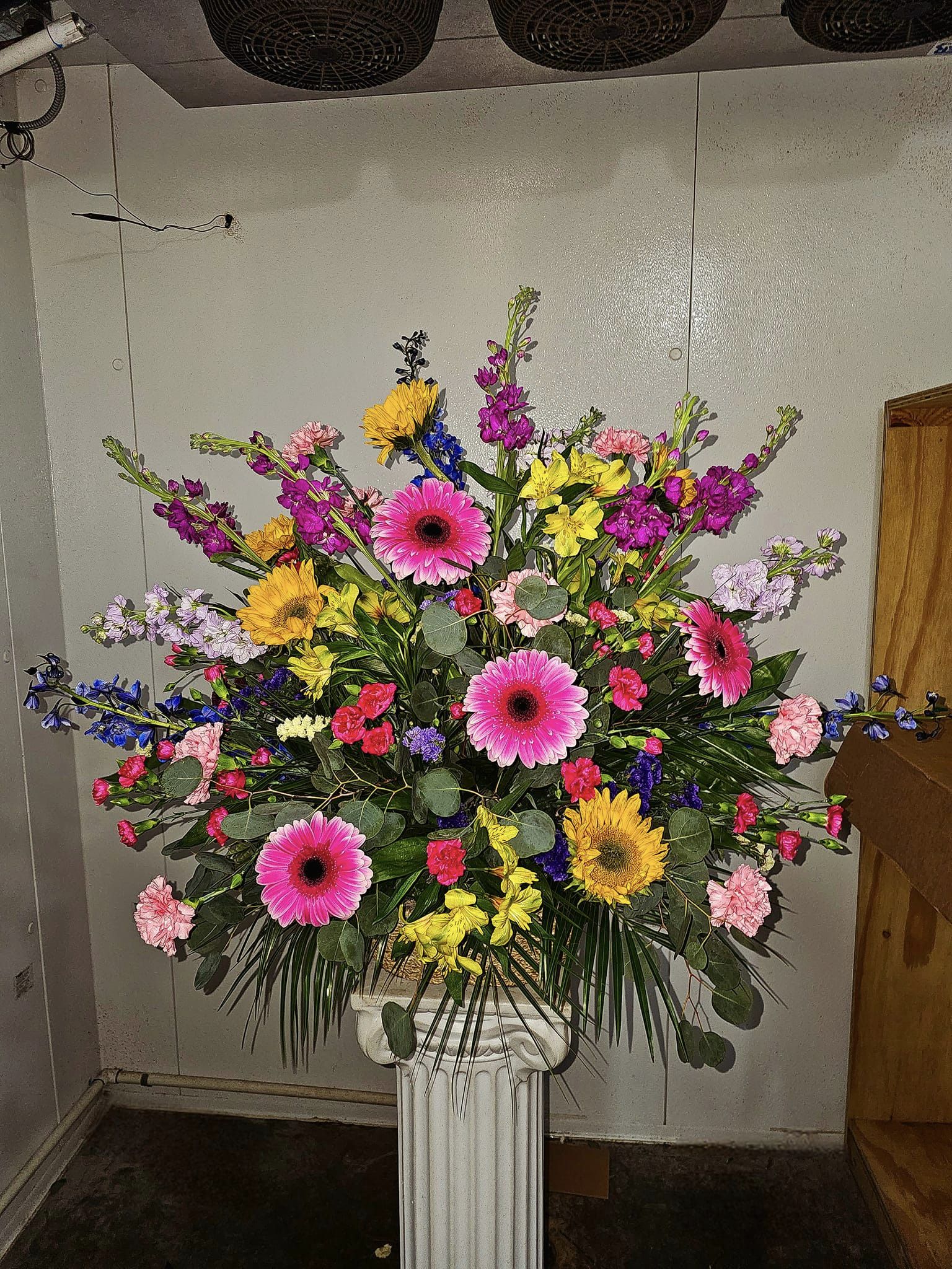 Mapp's Florist & Gifts Morton, MS.... Located inside Wolf Funeral Services