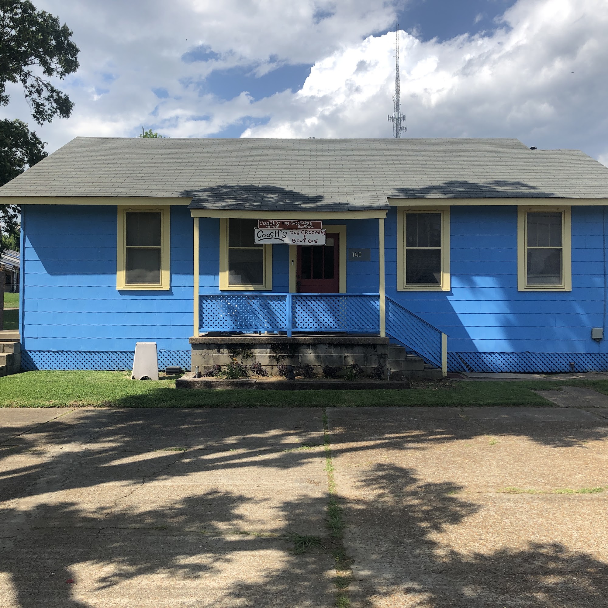 Coach's Dog Grooming & Boutique Natchez