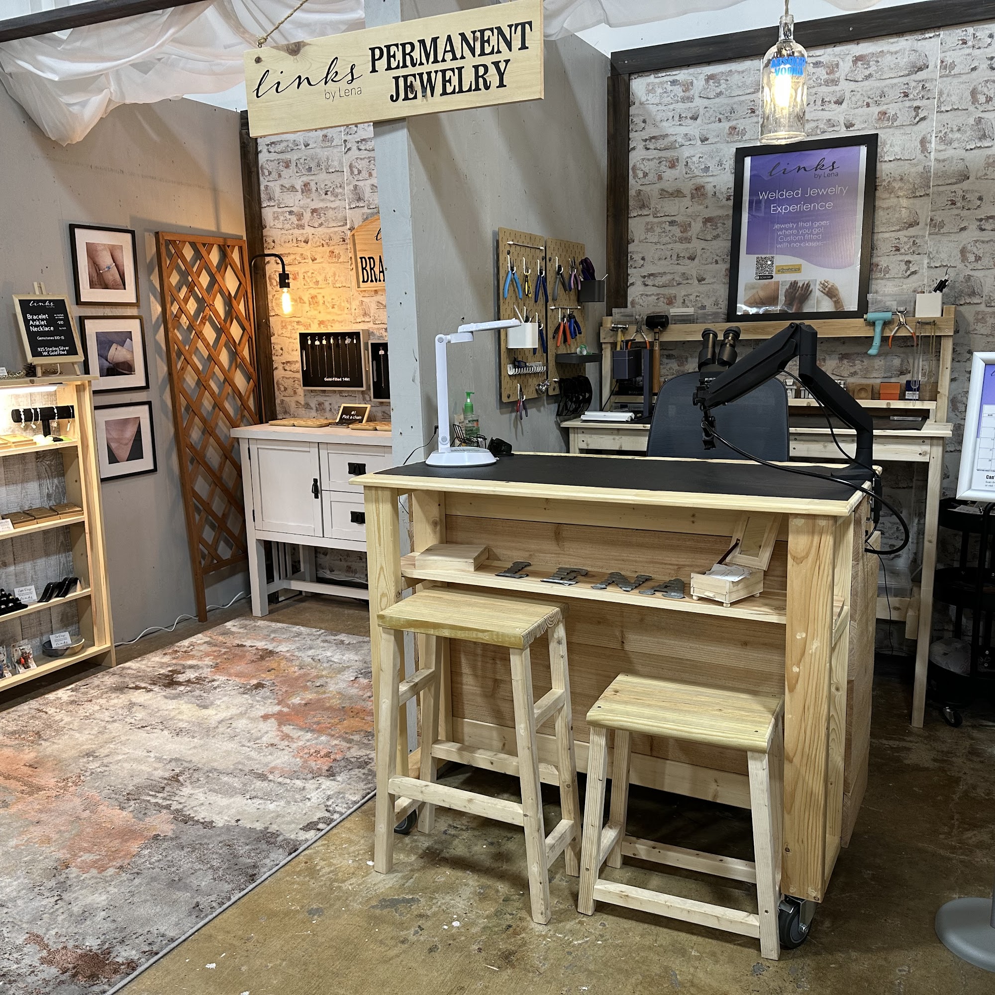 Links by Lena - Permanent Jewelry Experience Olive Branch